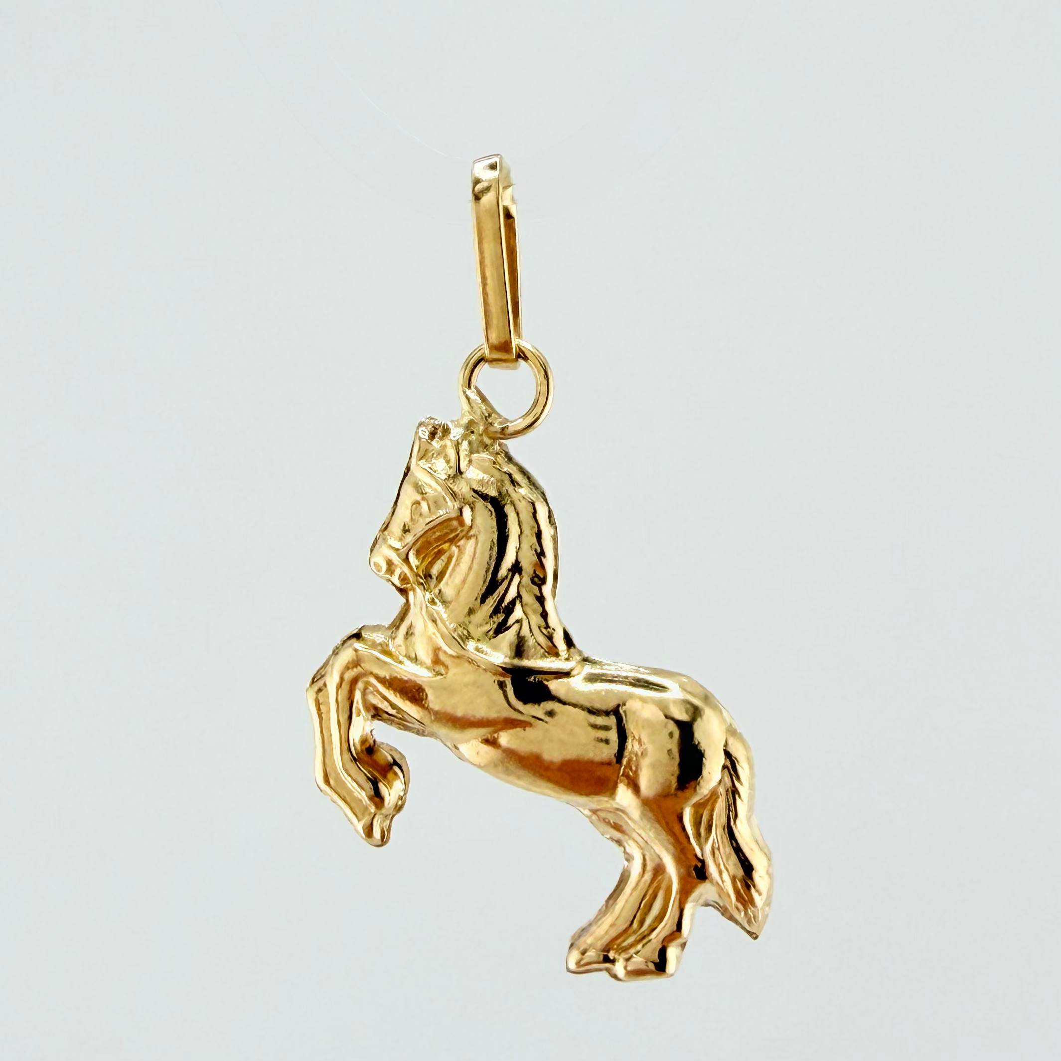 Dije Caballo 0.8gr / 3/4 in / Oro Amarillo 18K