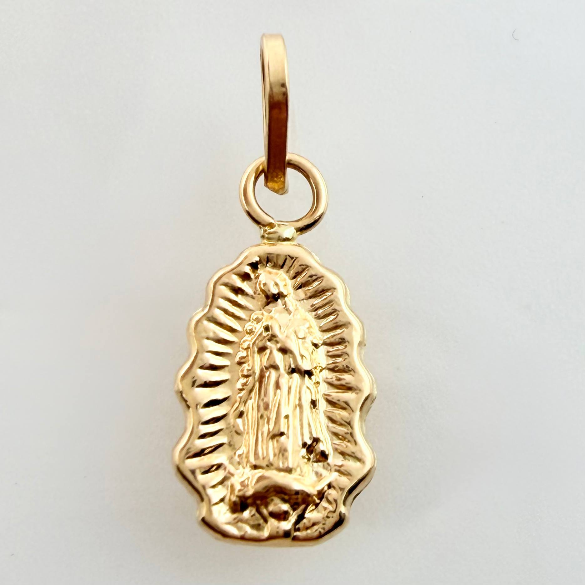 Dije Virgen Guadalupe 0.4gr / 3/4 in / Oro Amarillo 18K