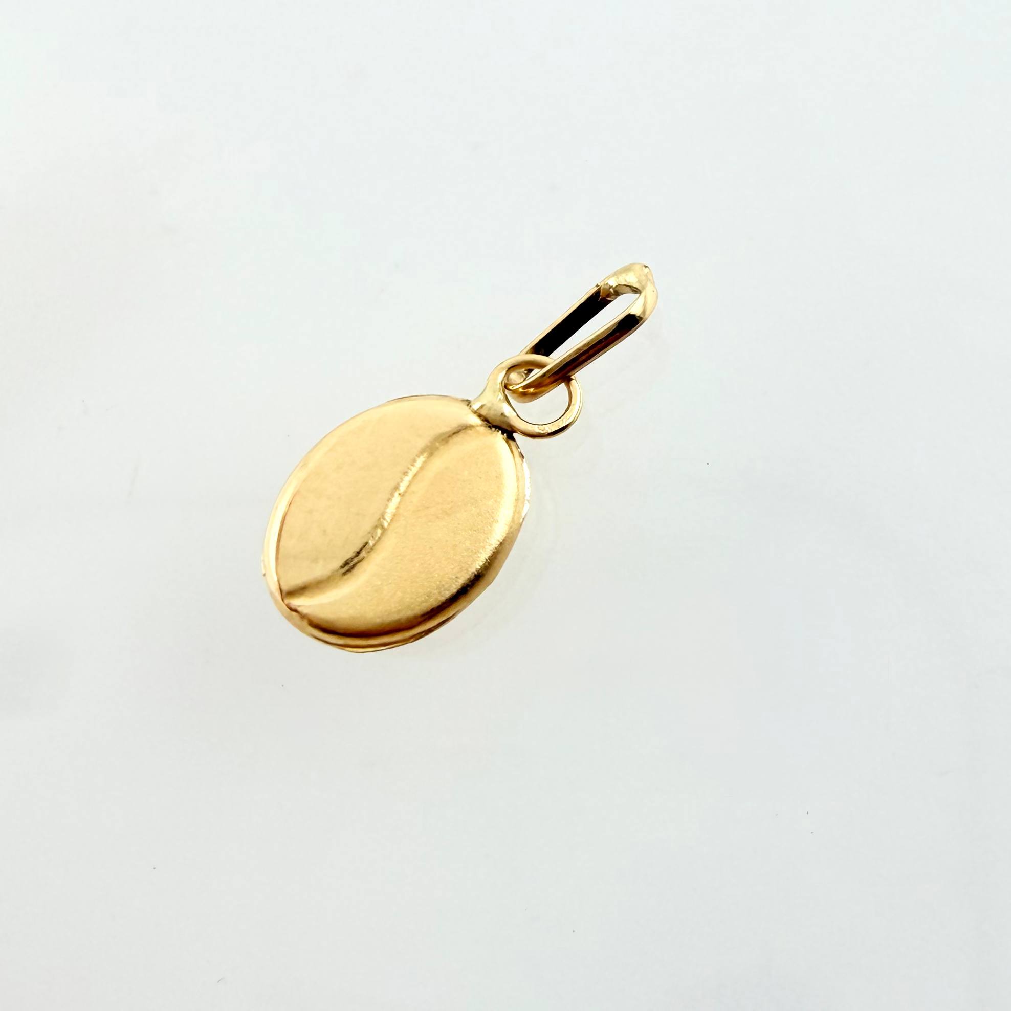 Dije Grano De Cafe 0.25gr / 1/2 in / Oro Amarillo 18K