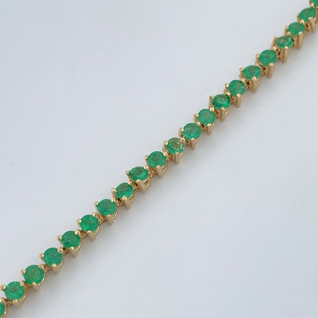Tennis Bracelet Emeralds 6.2gr / 7 3/4 in / 18K Gold