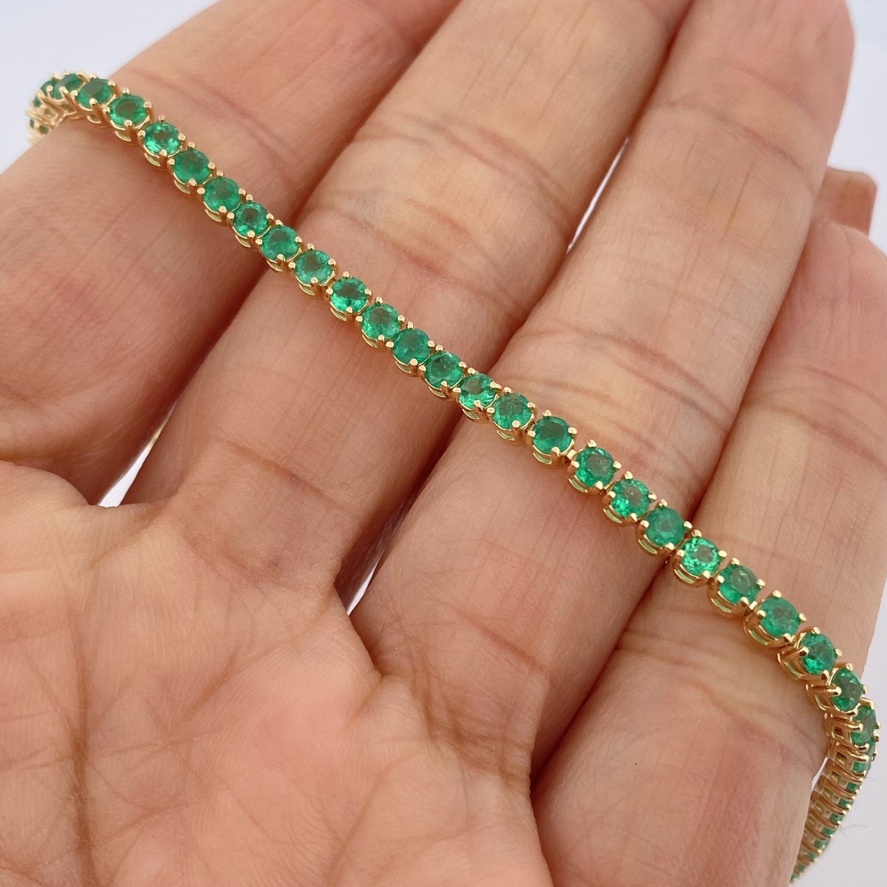 Tennis Bracelet Emeralds 7.9gr / 7 1/4 in / 18K Gold