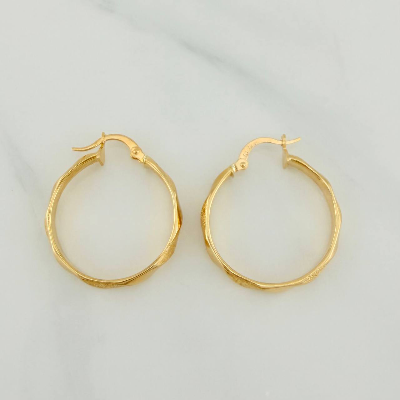 Candongas Nia 2.4gr / 3cm / Oro Amarillo 18K $