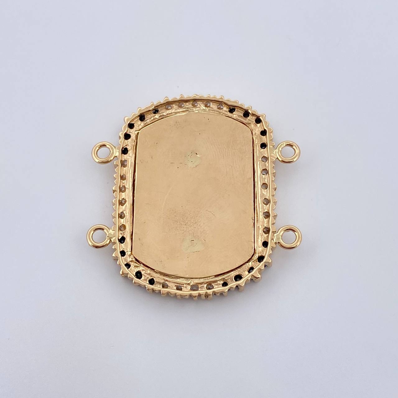 Herraje Placa San Miguel Arcangel 15.55gr / 3.7cm / Circones Blancos Negros Tres Oros 18K &
