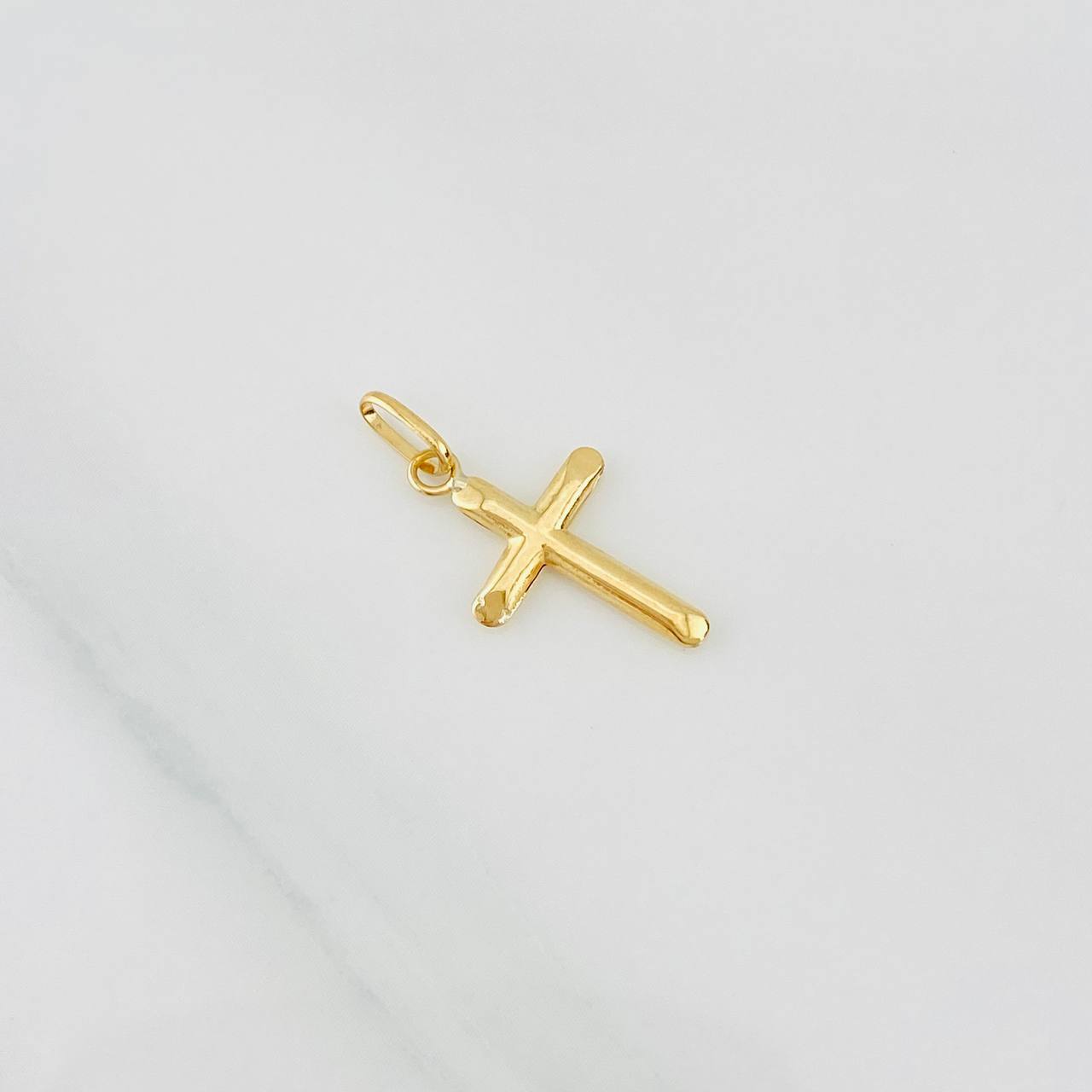 Cross Pendant 0.35g / 3/4 in Yellow Gold 18K