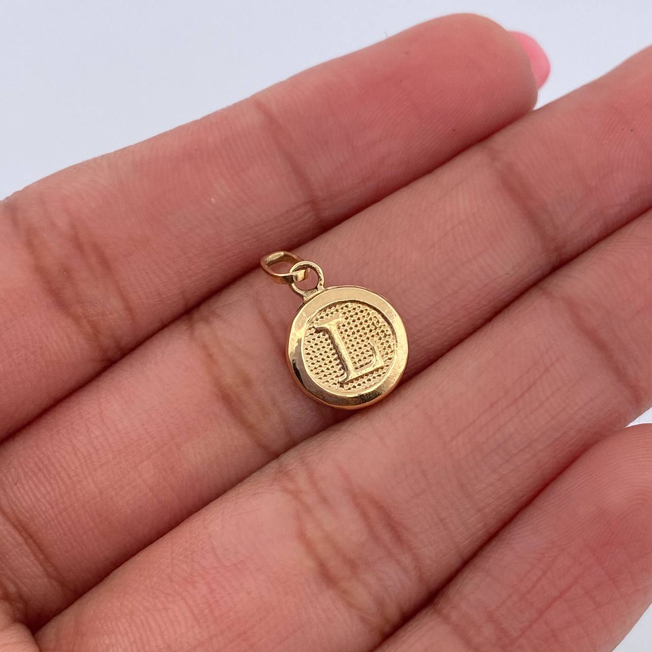 Dije Letra L 0.45gr / 1.5cm / Medalla Oro Amarillo 18K &