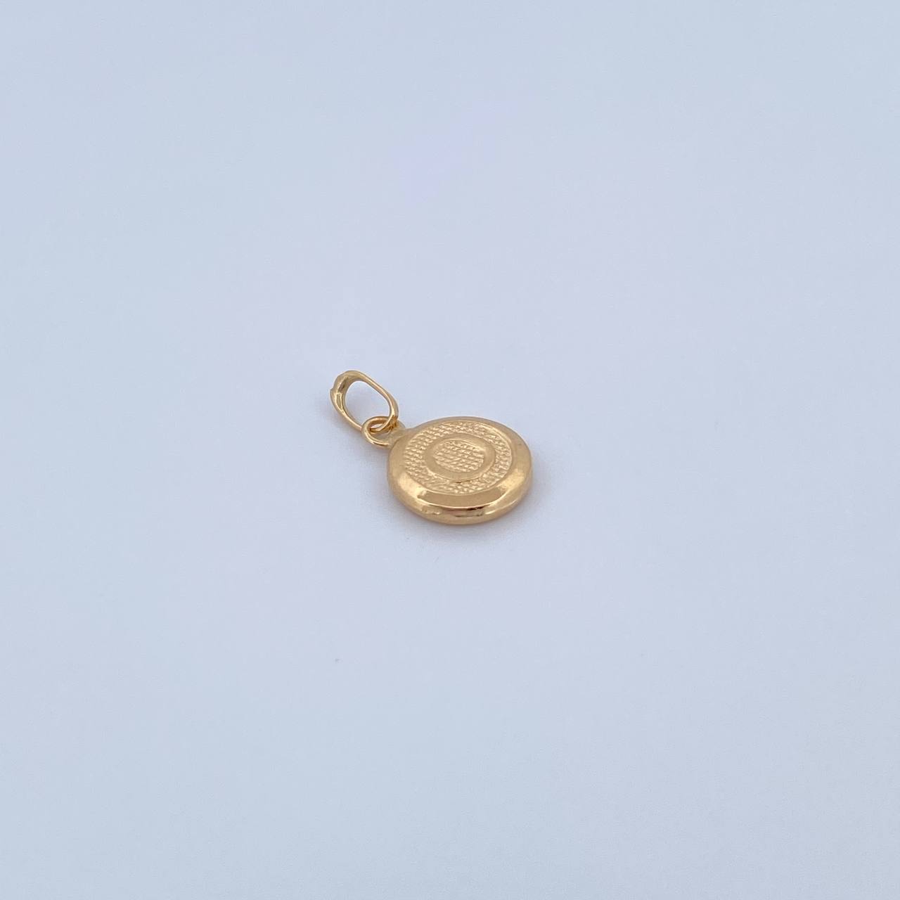 Pendant Letter O 0.5gr / 1.5cm / 18K Yellow Gold Medal &