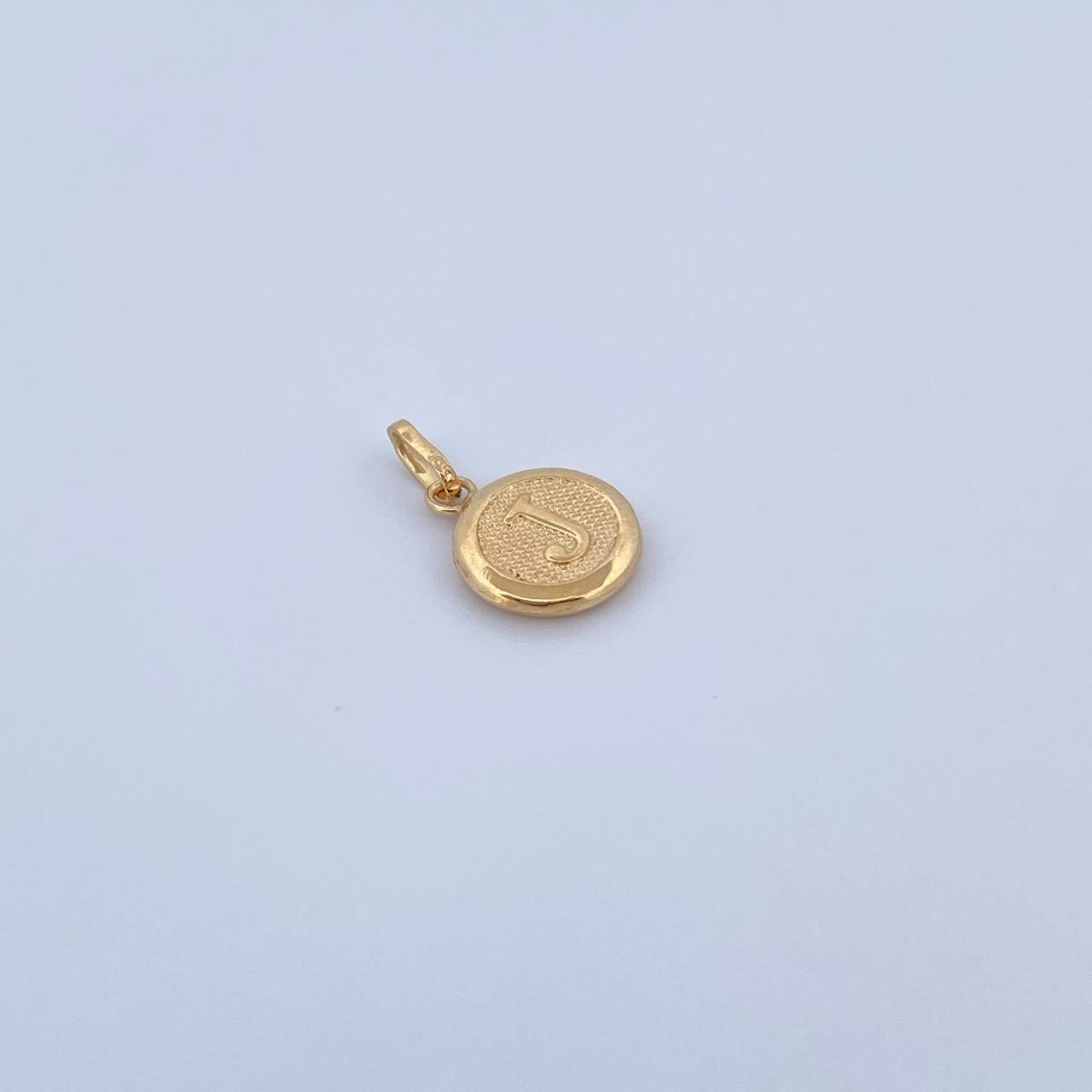 Dije Letra J 0.45gr / 1.5cm / Medalla Oro Amarillo 18K &
