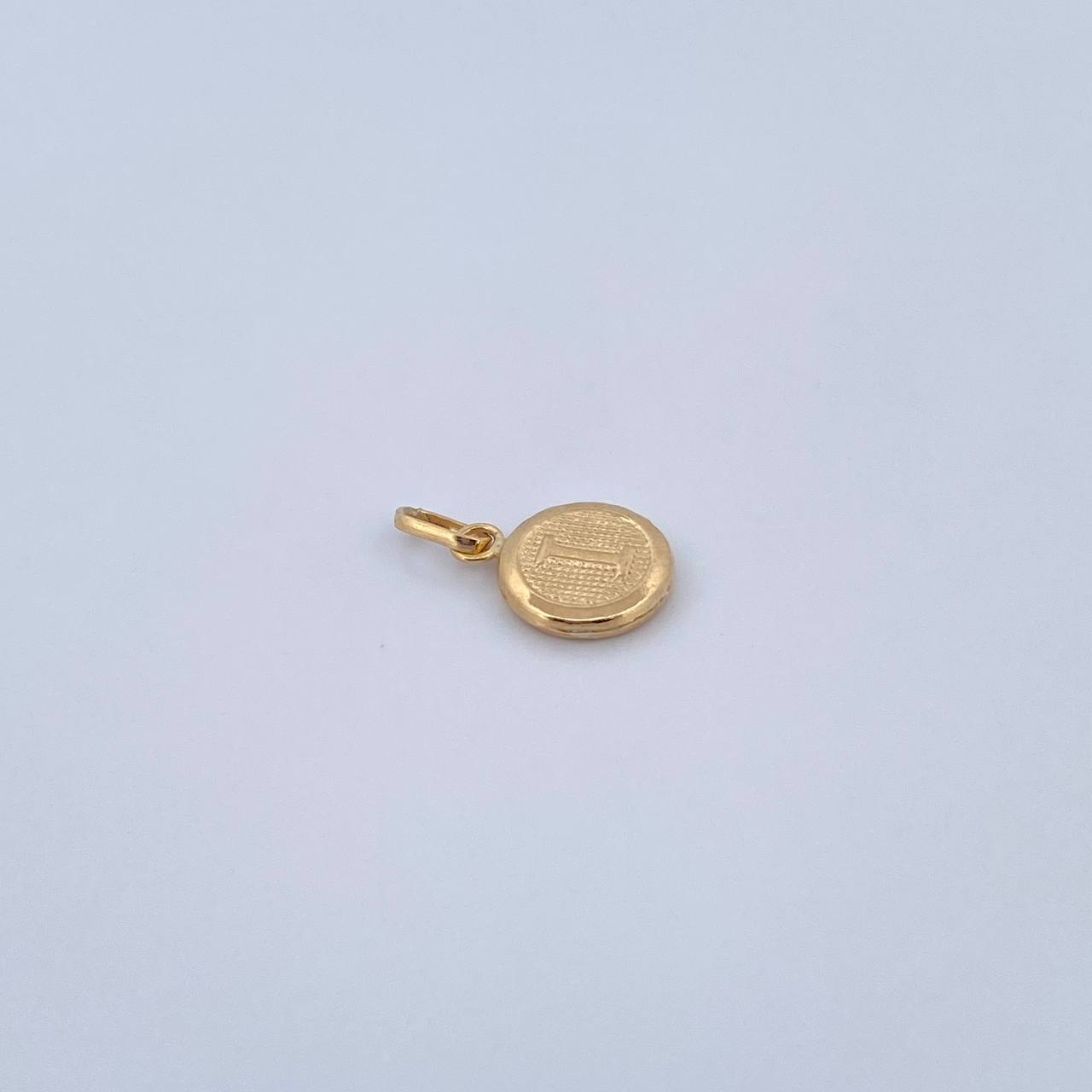 Pendant Letter I 0.5gr / 1.5cm / 18K Yellow Gold Medal &