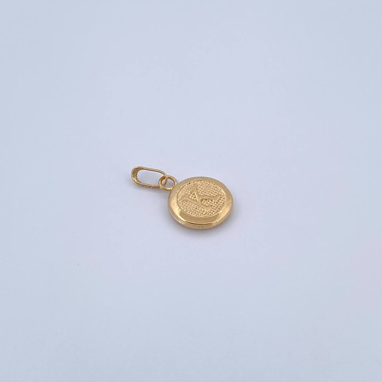 Dije Letra K 0.45gr / 1.5cm / Medalla Oro Amarillo 18K &