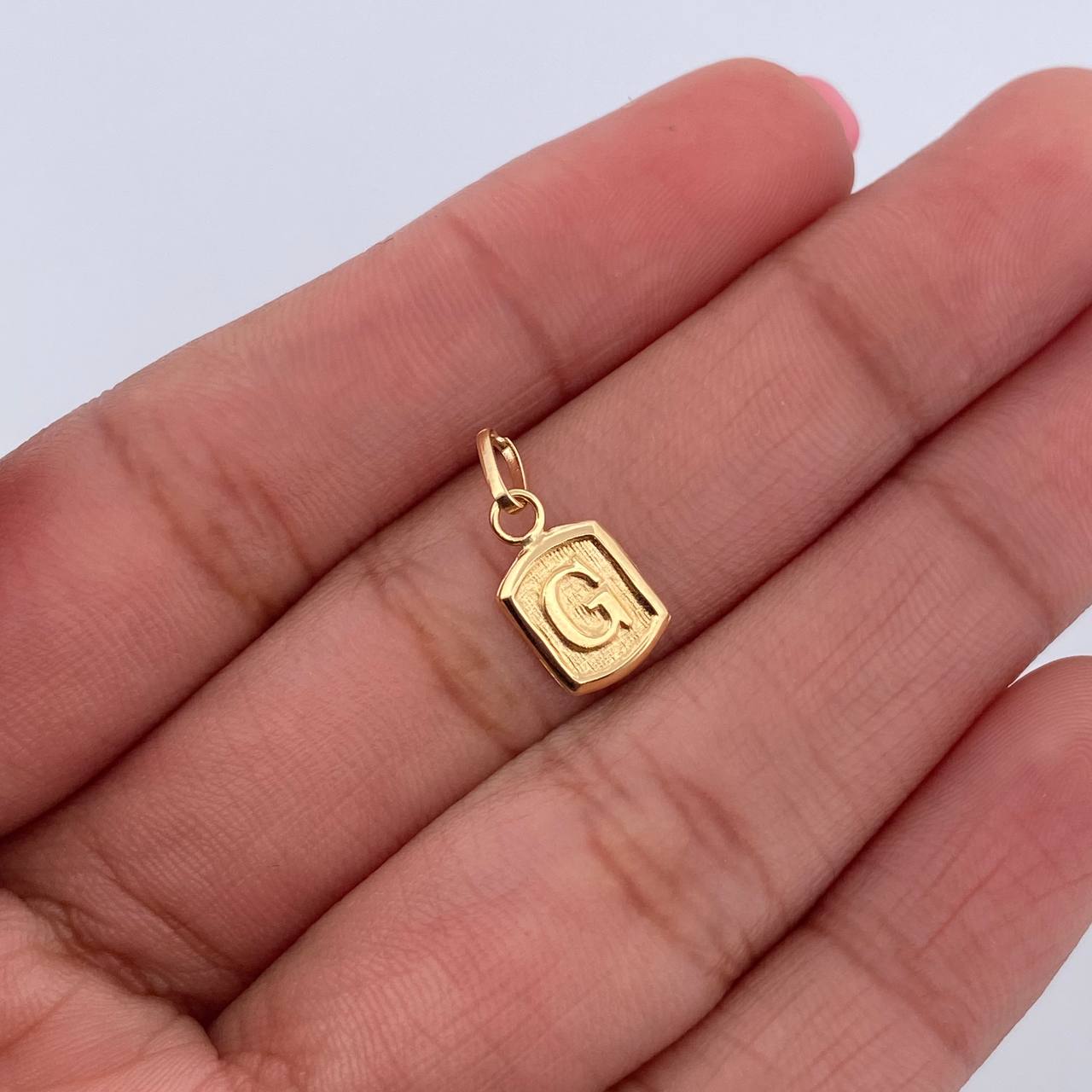 Pendant Letter G 0.35gr / 1.5cm / Smooth 18K Yellow Gold &
