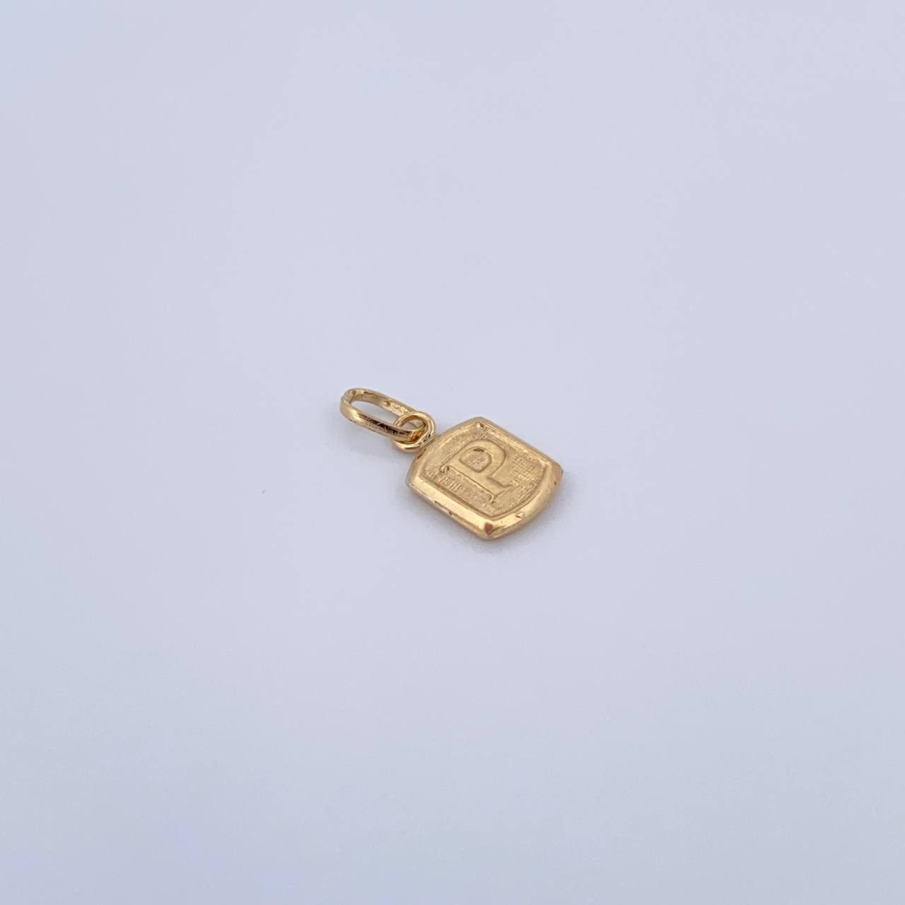 Dije Letra P 0.4gr / 1.5cm / Liso Oro Amarillo 18K &