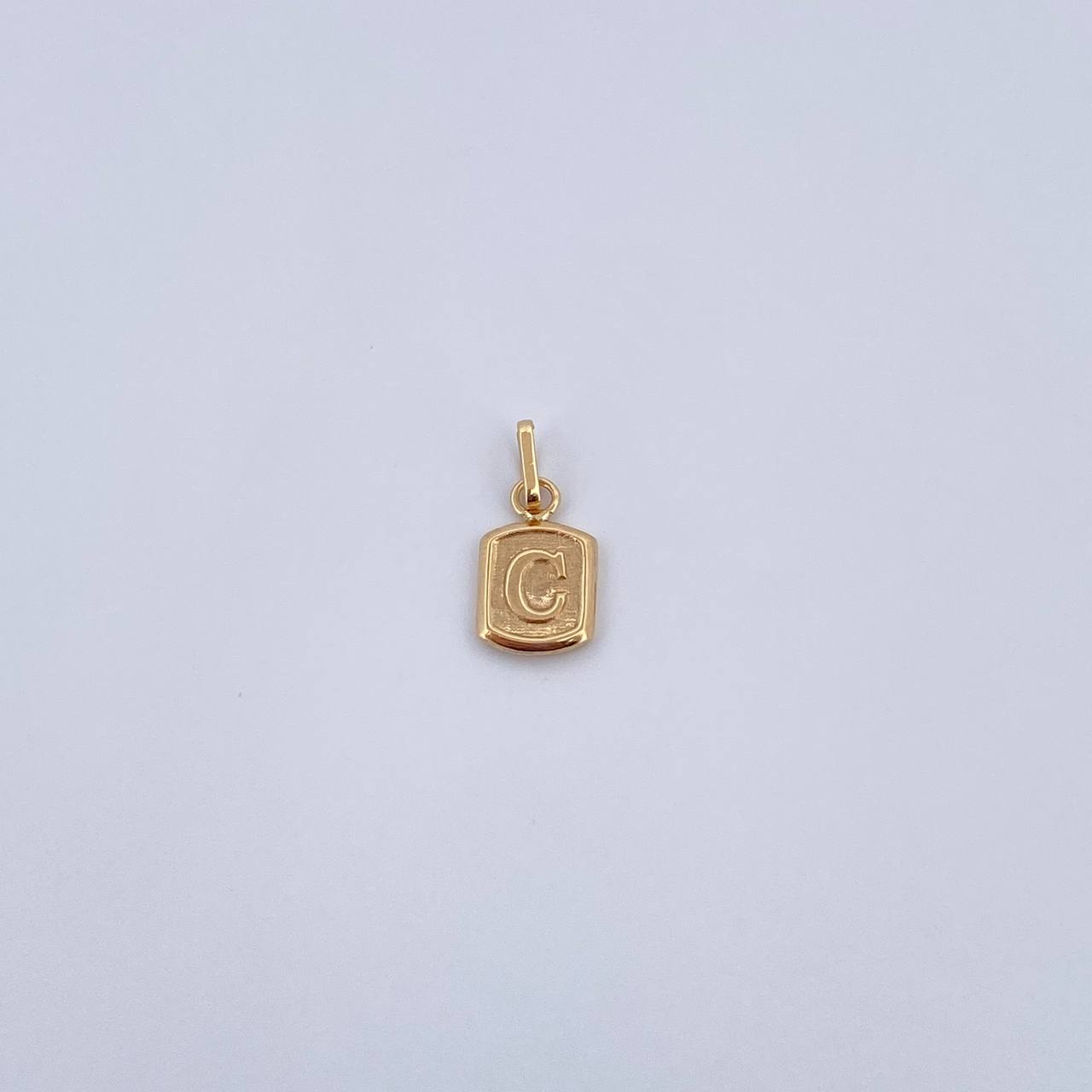 Pendant Letter C 0.4gr / 1.5cm / Smooth 18K Yellow Gold &