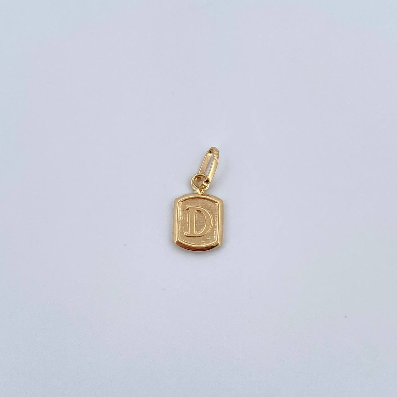 Pendant Letter D 0.35gr / 1.5cm / Smooth 18K Yellow Gold &