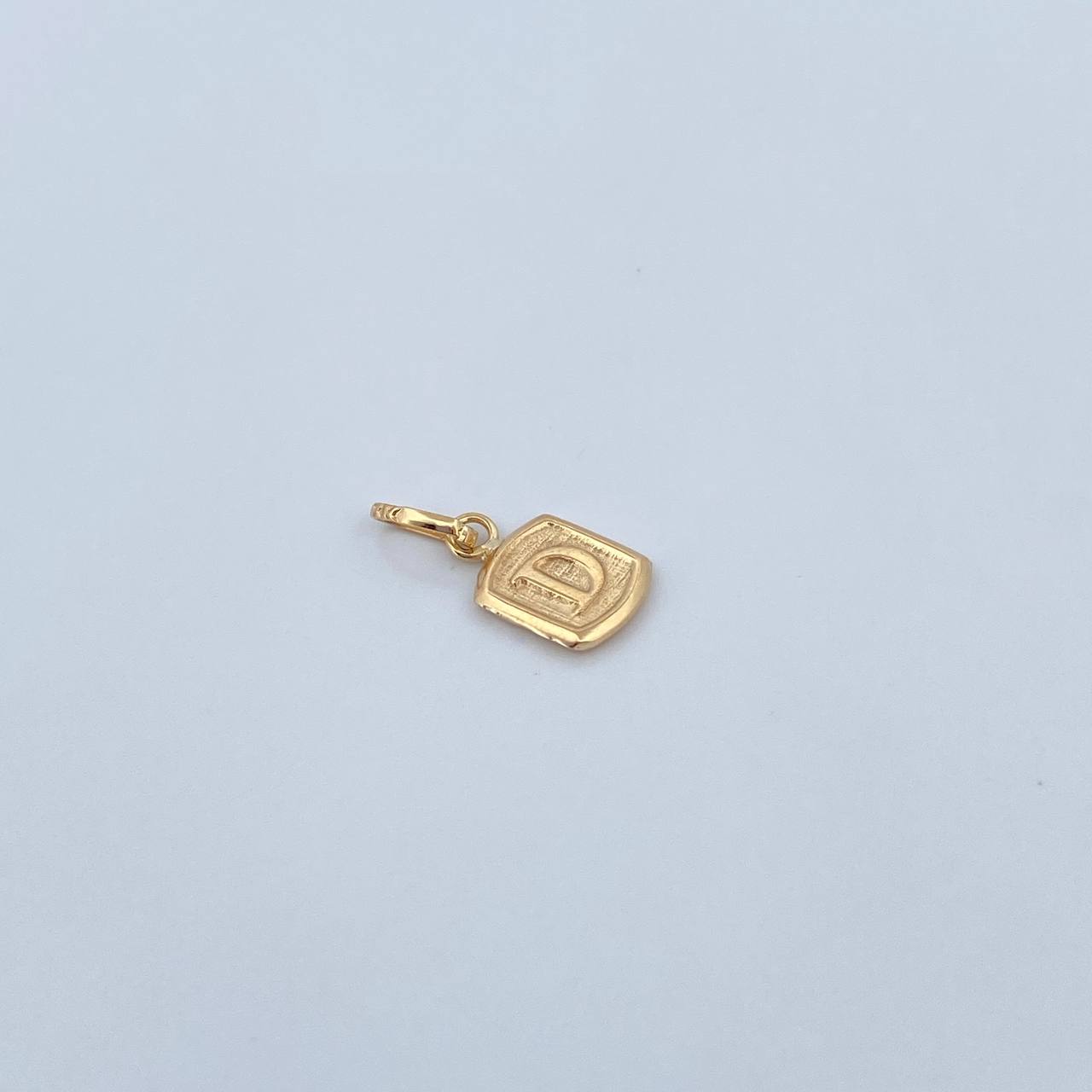 Pendant Letter D 0.35gr / 1.5cm / Smooth 18K Yellow Gold &