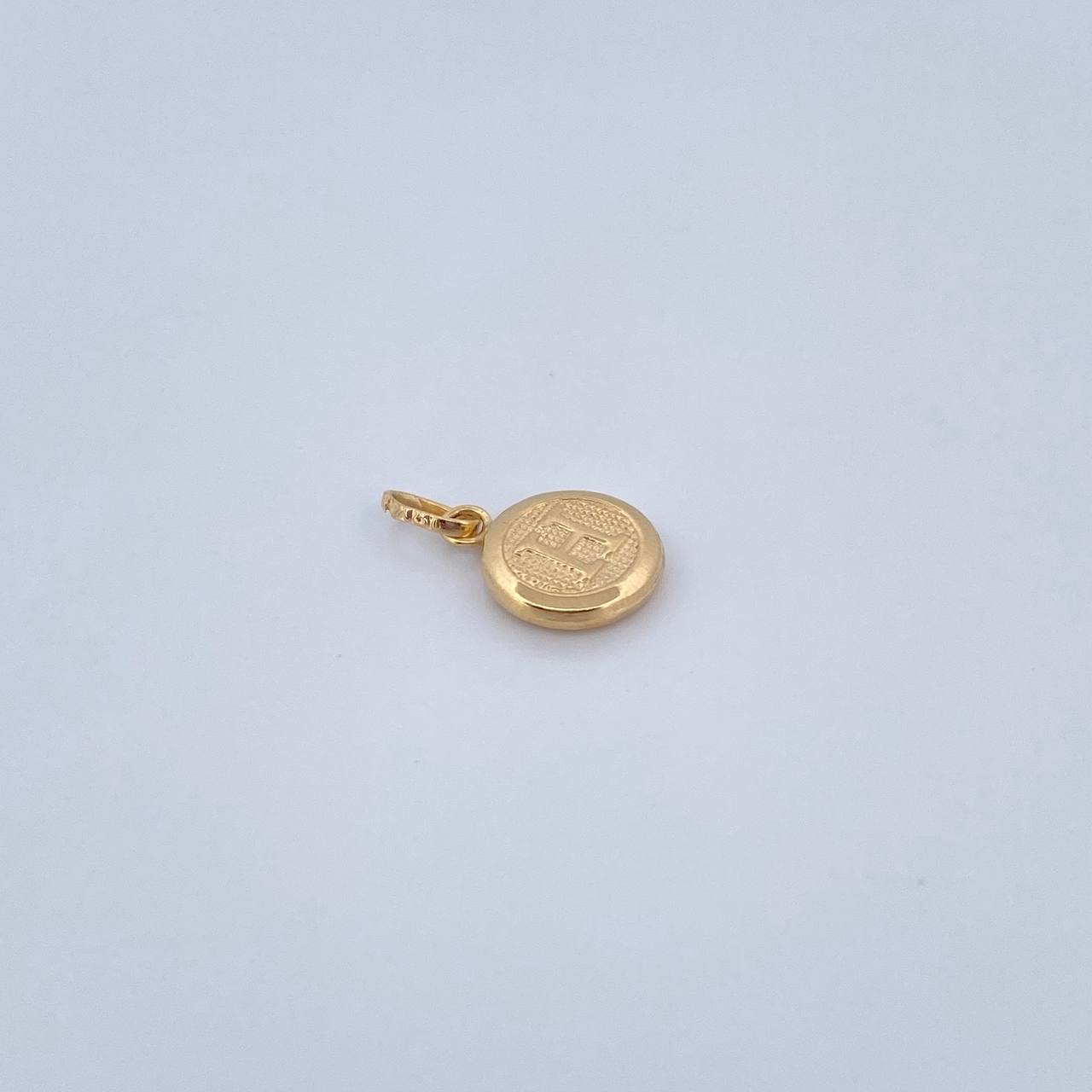 Pendant Letter H 0.45gr / 1.5cm / 18K Yellow Gold Medal &