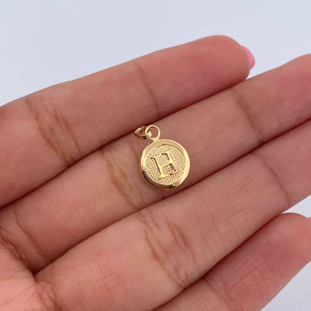 Pendant Letter H 0.45gr / 1.5cm / 18K Yellow Gold Medal &