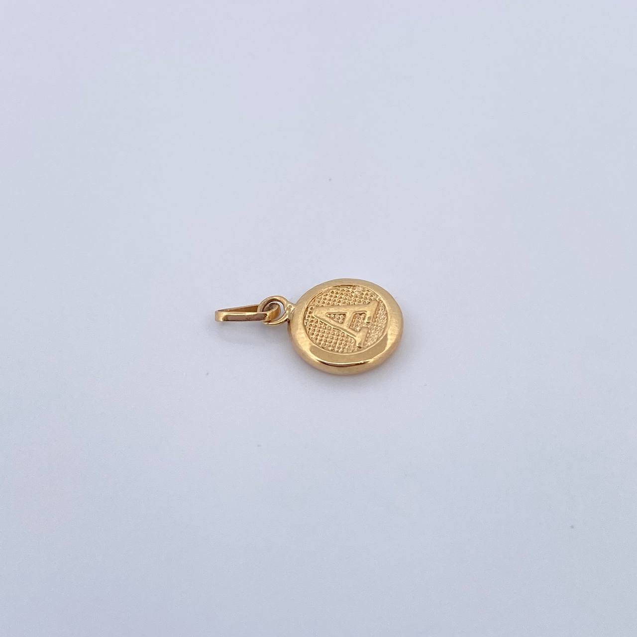Dije Letra A 0.45gr / 1.5cm / Medalla Oro Amarillo 18K &