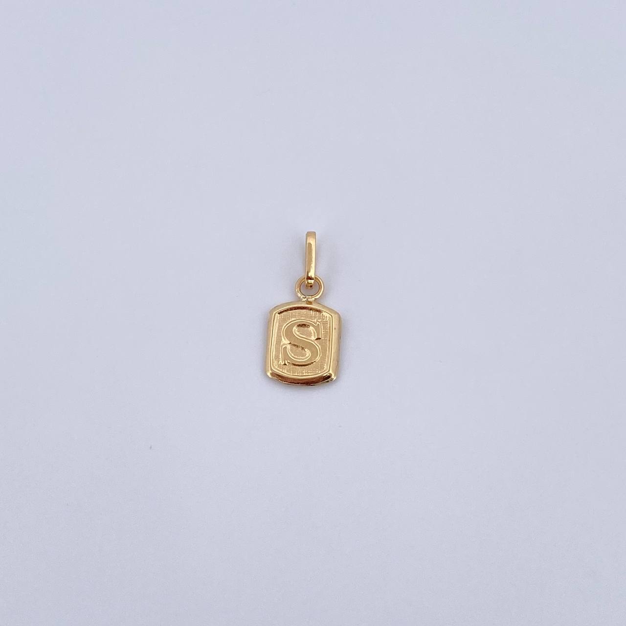 Dije Letra S 0.3gr / 1.5cm / Liso Oro Amarillo 18K &