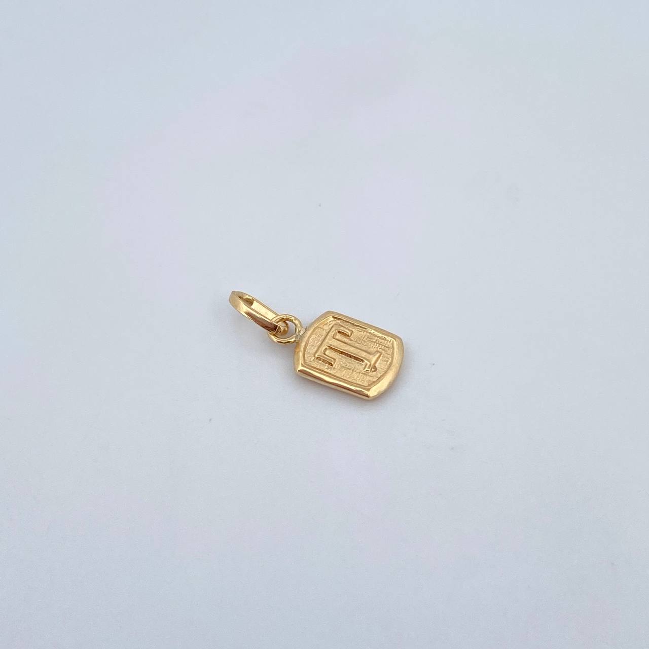 Pendant Letter T 0.35gr / 1.5cm / Smooth 18K Yellow Gold &