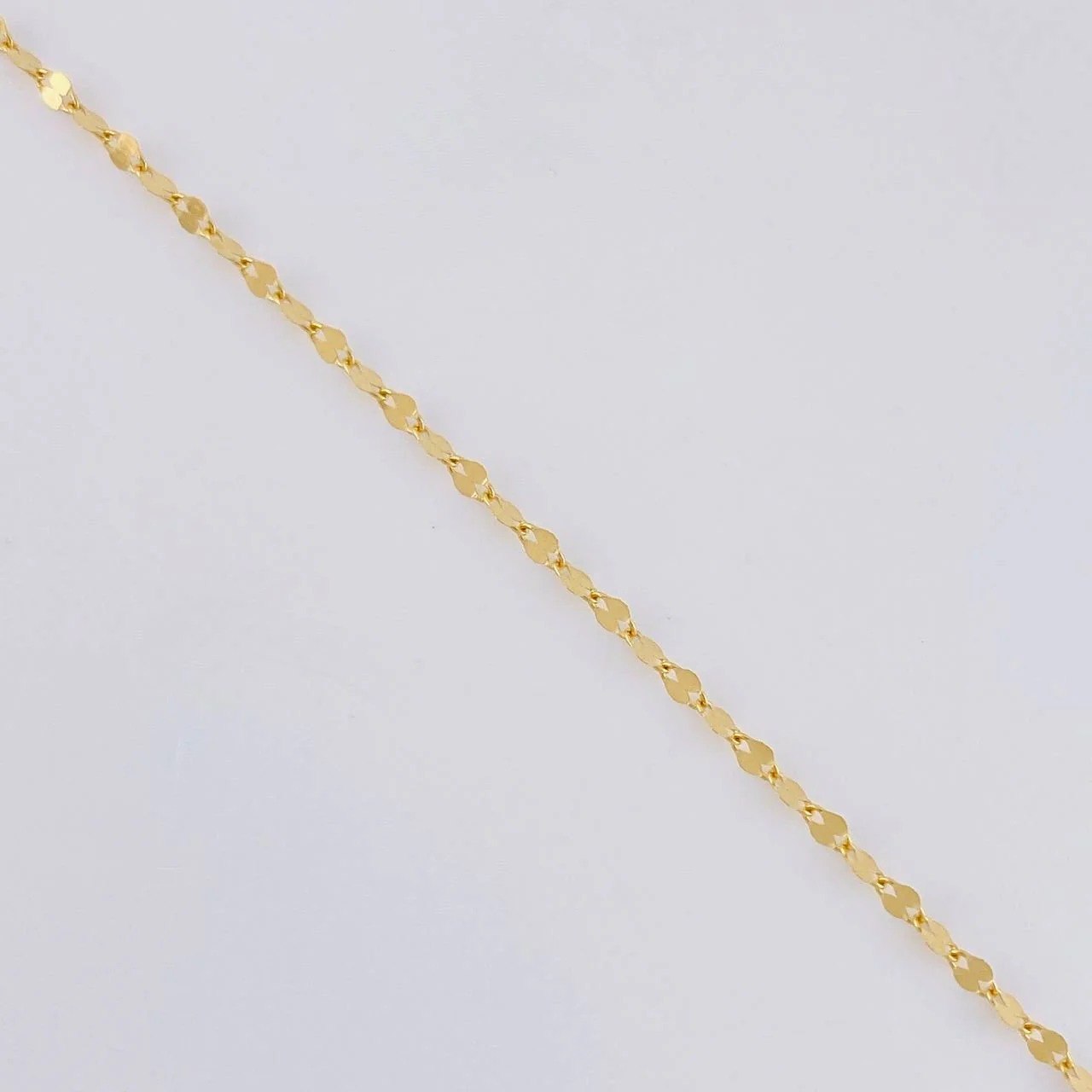 Mirror Flower Chain 0.85g / 18 in / 1.6mm 18K Yellow Gold