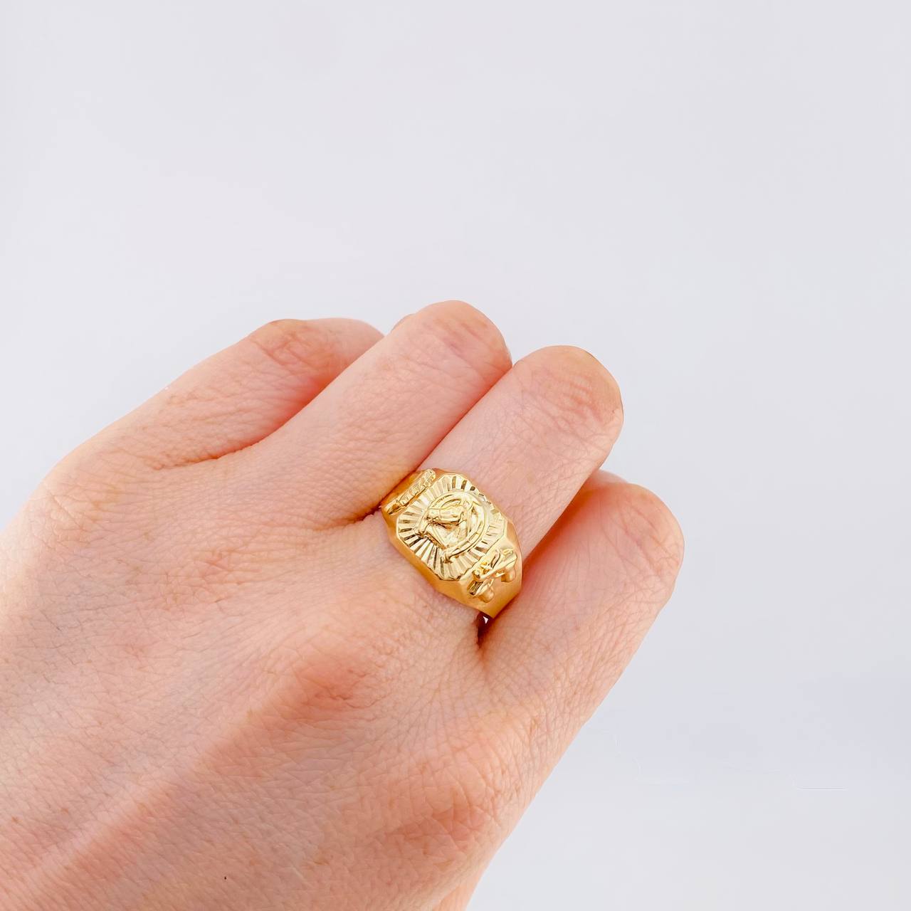 Anillo Herradura Caballo Diamantado 3.4 g / T11 1/4 Oro Amarillo 18K