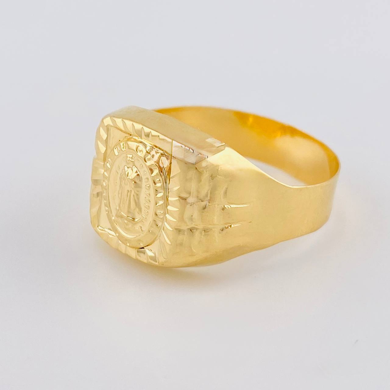 Signet Ring Virgin Of Guadalupe 2.95 g / T10 1/2 18K Yellow Gold