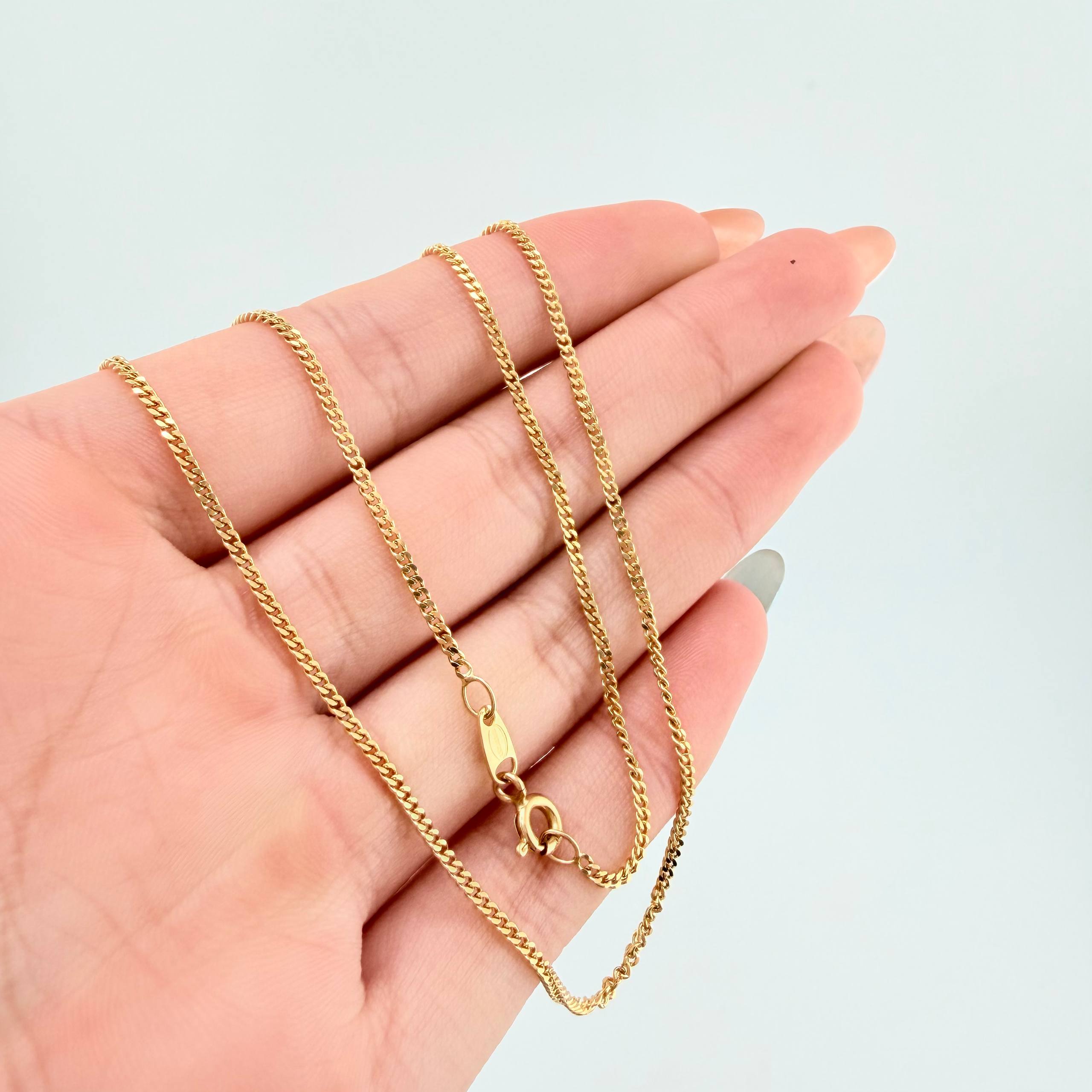 Cadena Cubana 5.45gr / 23 1/2 in / 1.5mm Oro Amarillo +1 18K