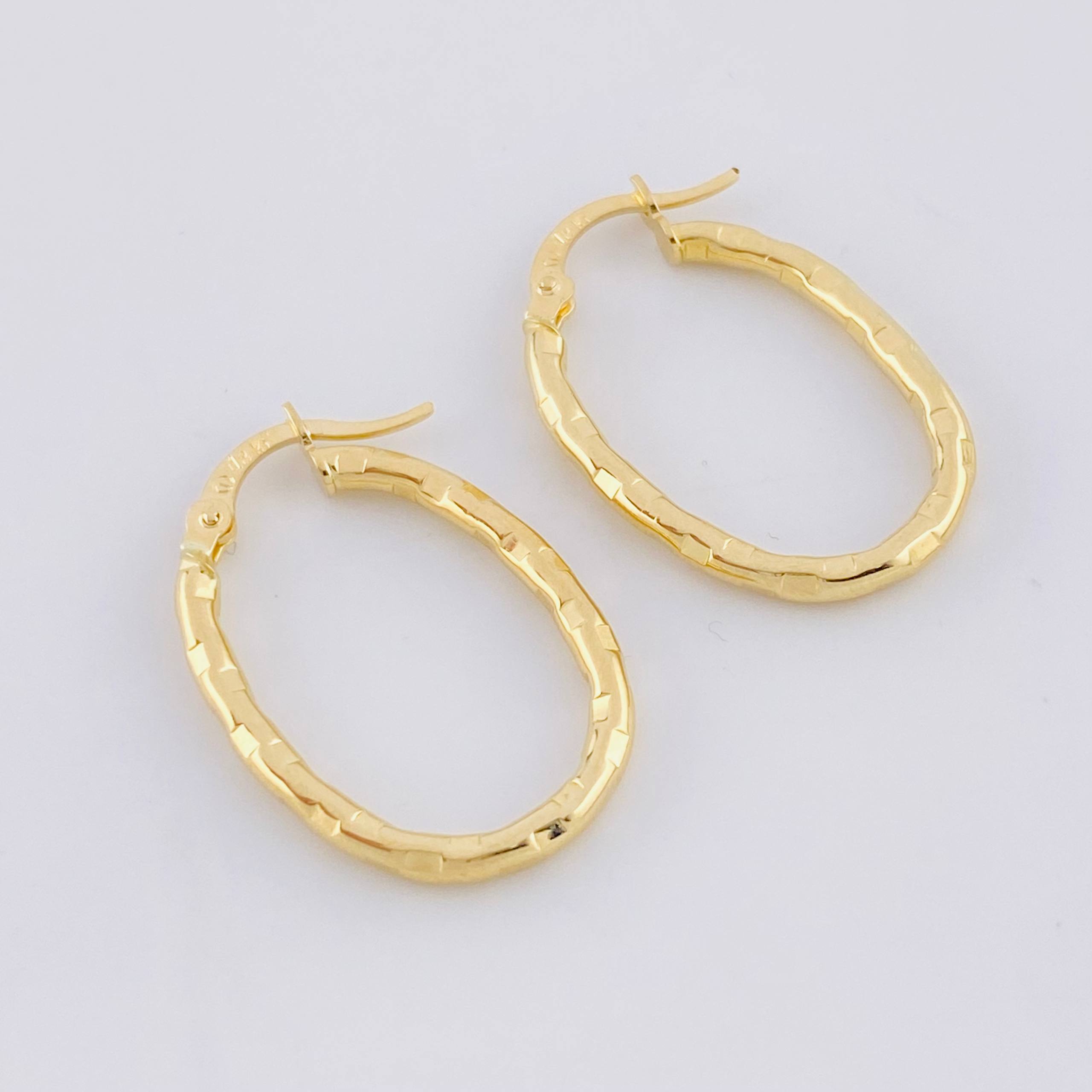 Candongas Mary Ovalada 1.6 g / 1 in Oro Amarillo 18K