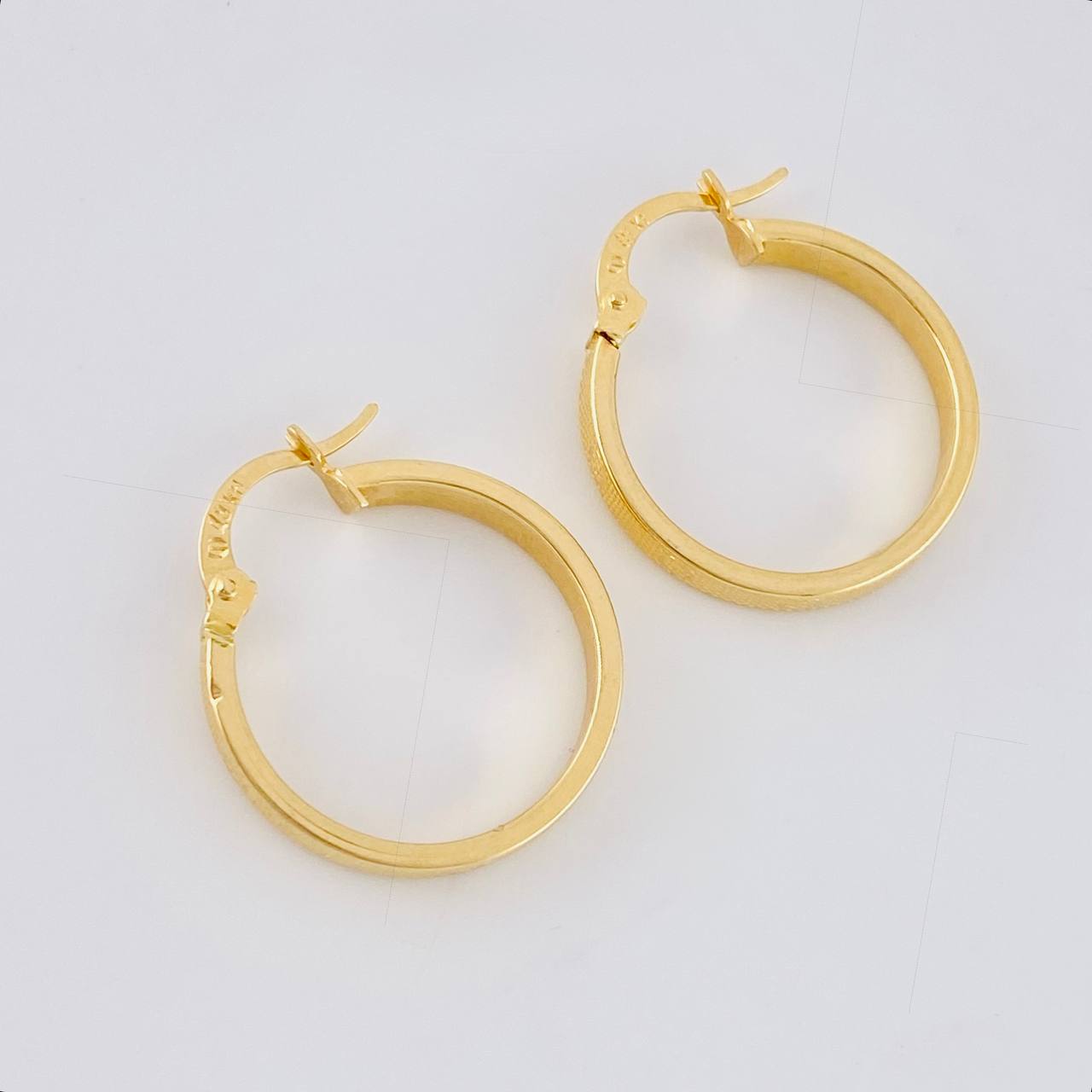 Candongas Trival Texturizado 1.8 g / 3/4 in Oro Amarillo 18K