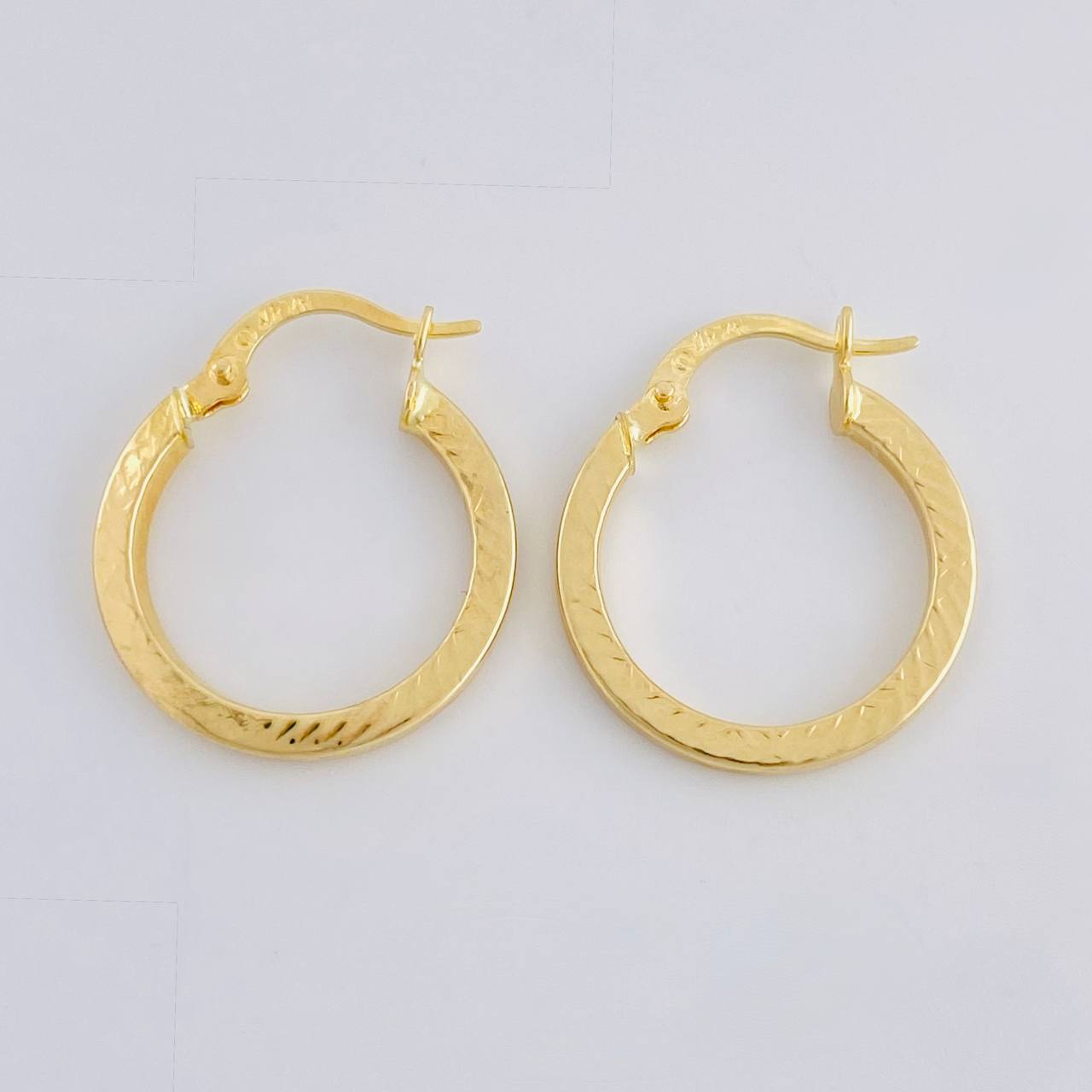 Candongas Trival 1.55 g / 3/4 in Oro Amarillo 18K