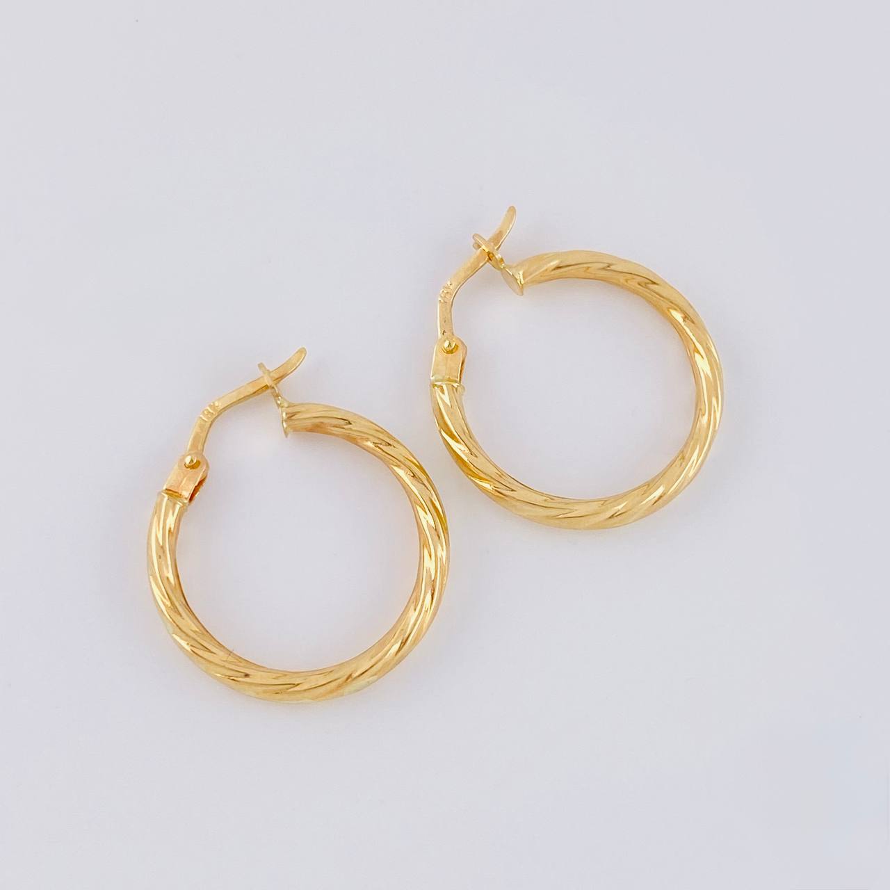 Candongas Mary Entorchada 1.55 g / 3/4 in Oro Amarillo 18K