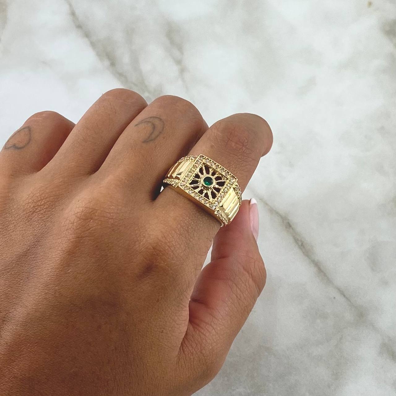 Mosaic Net Ring 8.4gr / T9 3/4 / White Zircons and 18K Yellow Gold Green