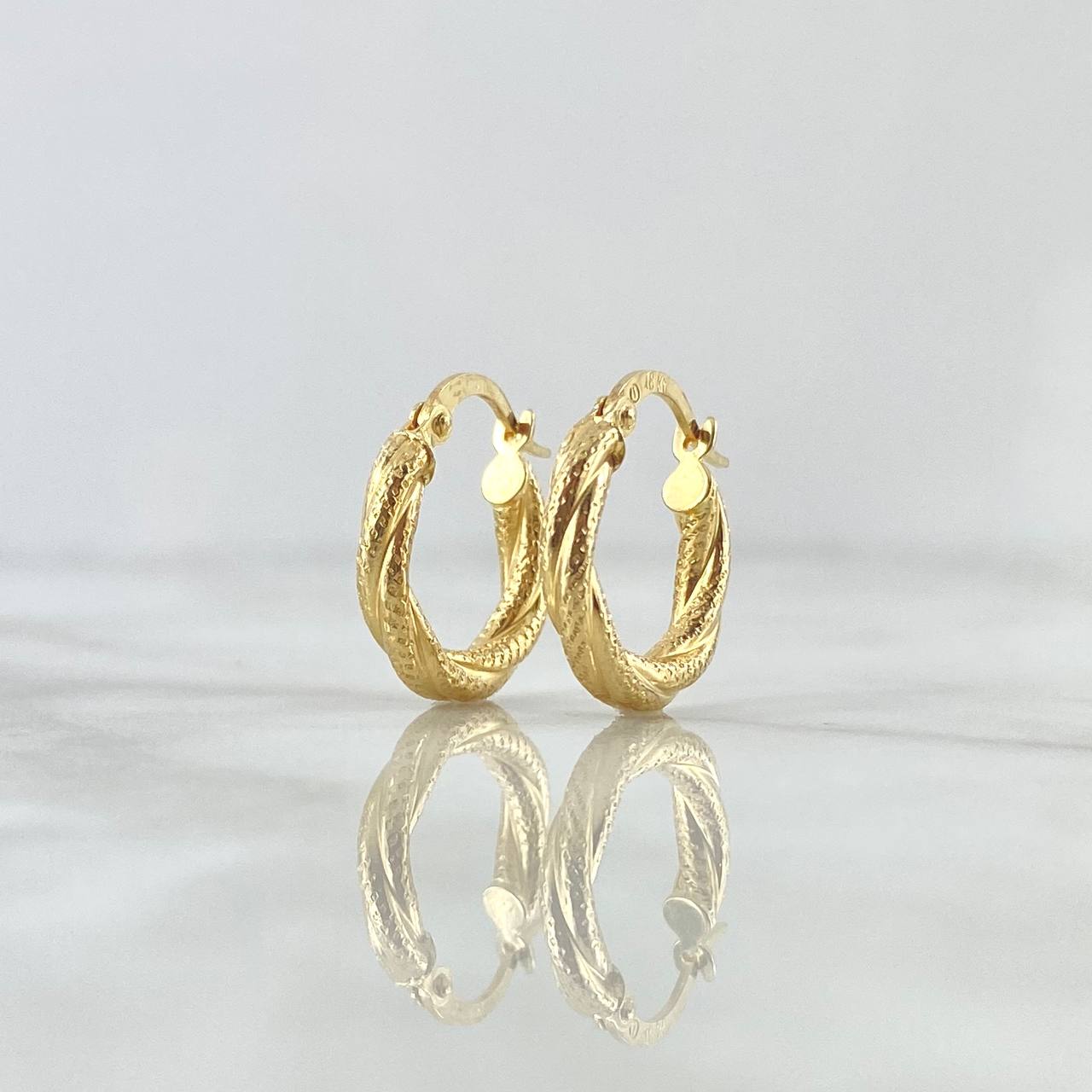 Candongas Carly 1.75gr / 1.7cm / Punteadas Oro Amarillo 18K