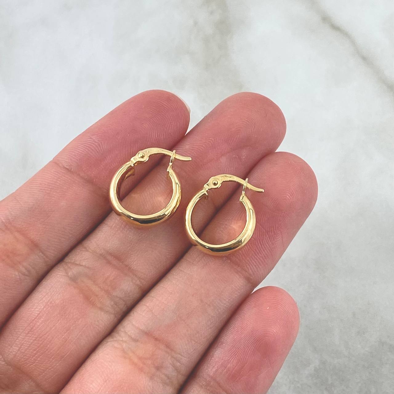 Nati Hoop Earrings 1.1gr / 0.6in / 18K Gold
