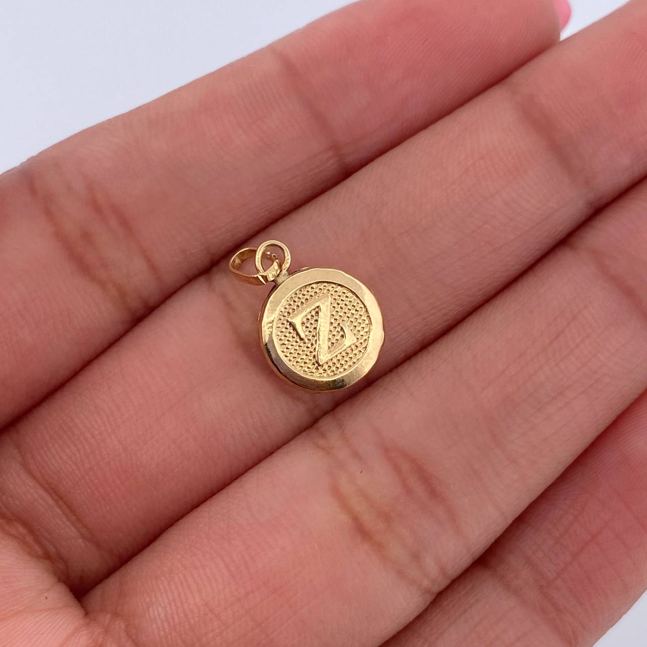 Pendant Letter Z 0.45gr / 1.5cm / 18K Yellow Gold Medal &