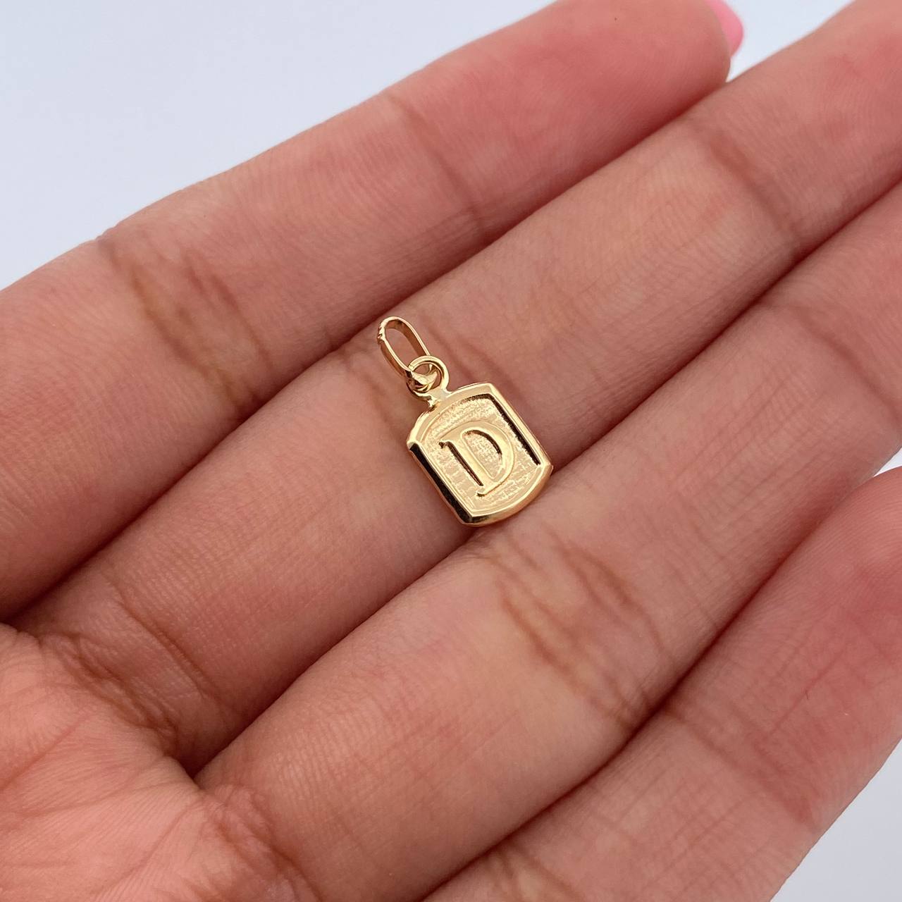 Pendant Letter D 0.35gr / 1.5cm / Smooth 18K Yellow Gold &