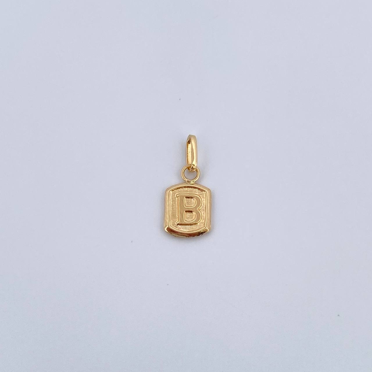 Pendant Letter B 0.3gr / 1.5cm / Smooth 18K Yellow Gold &