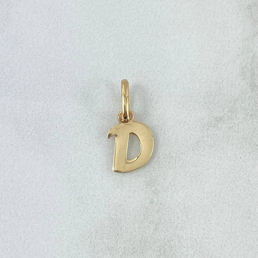 Dije Letra D Cursiva 0.5gr / 3/4 in / Oro Amarillo 18K ©