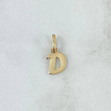 Dije Letra D Cursiva 0.5gr / 3/4 in / Oro Amarillo 18K ©