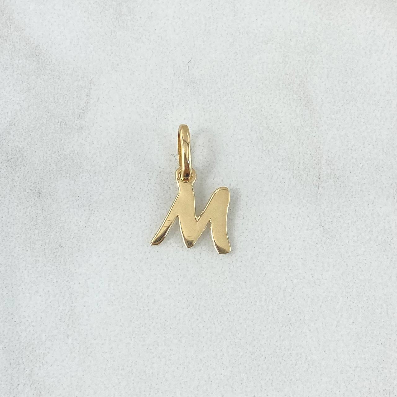 Dije Letra M Cursiva 0.5gr / 3/4 in / Oro Amarillo 18K