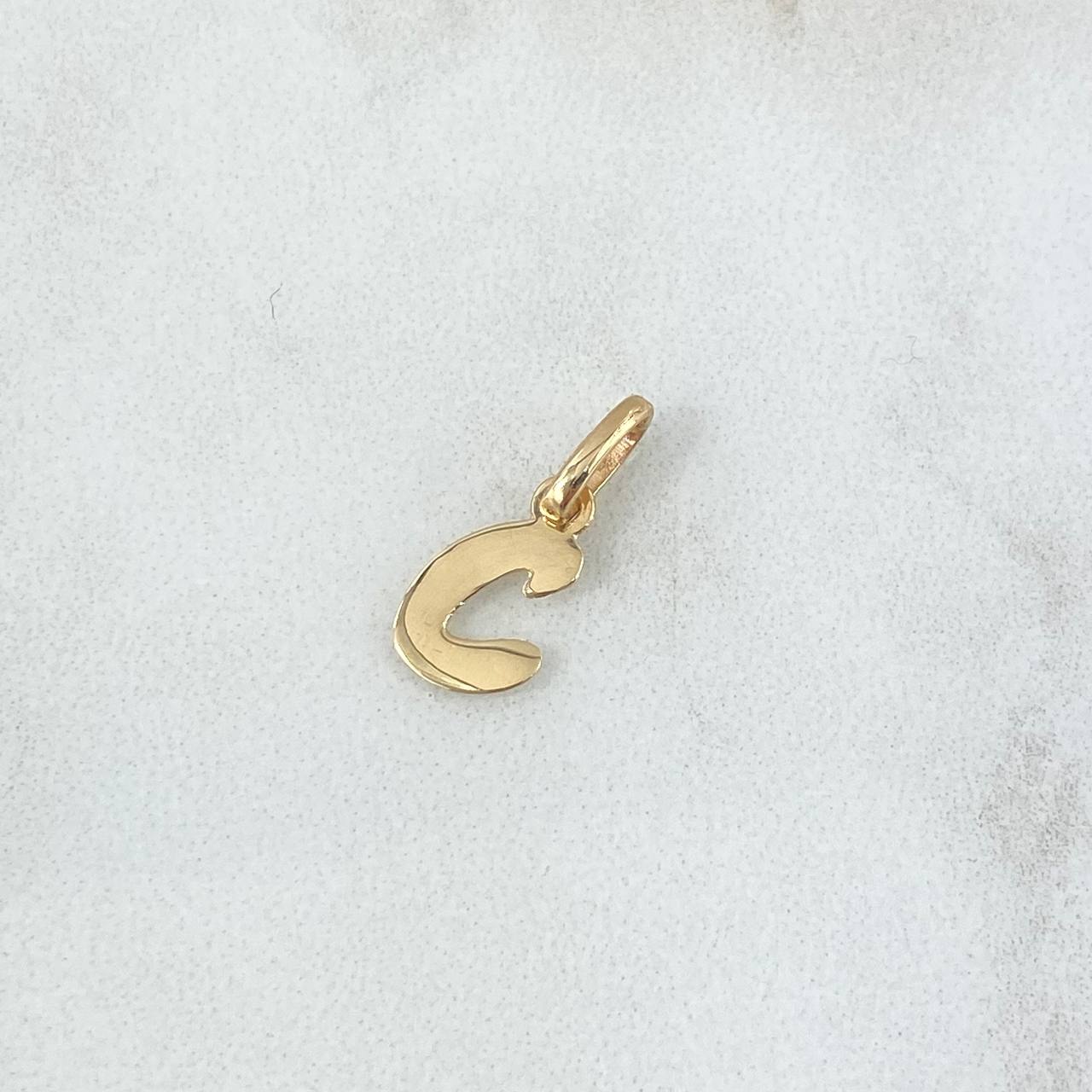 Dije Letra C Cursiva 0.4gr / 3/4 in / Oro Amarillo 18K