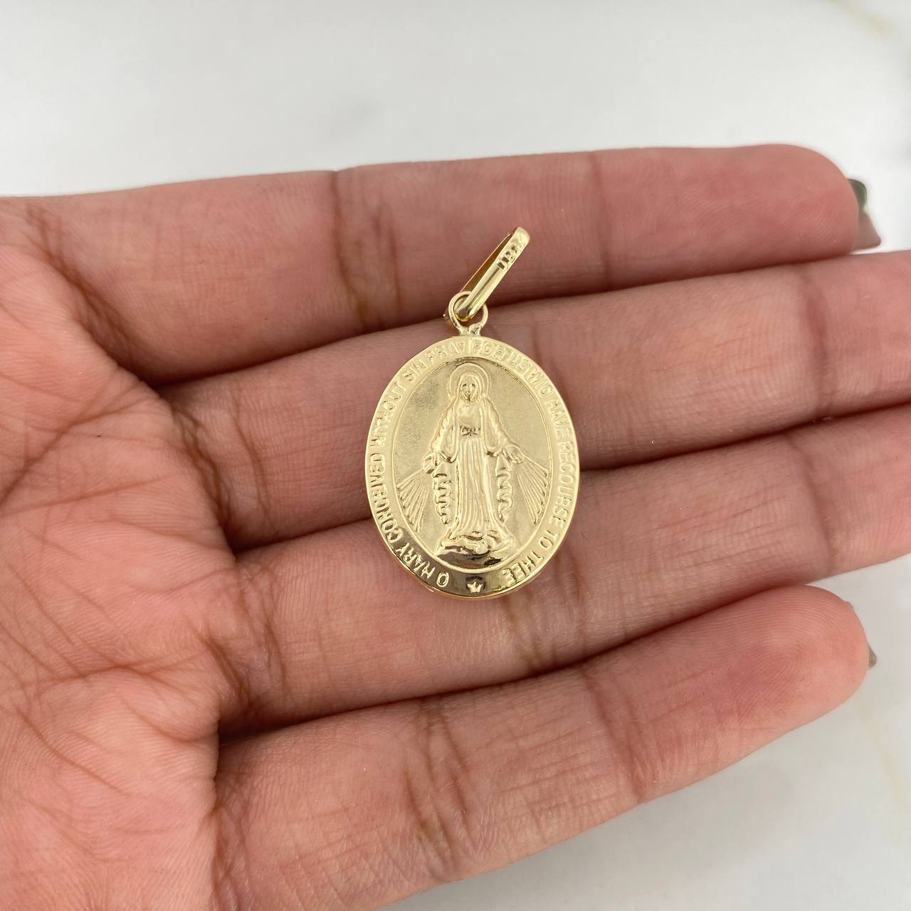 Pendant Miraculous Virgin 1.6gr / 3.3cm / 18K Yellow Gold Stamped &