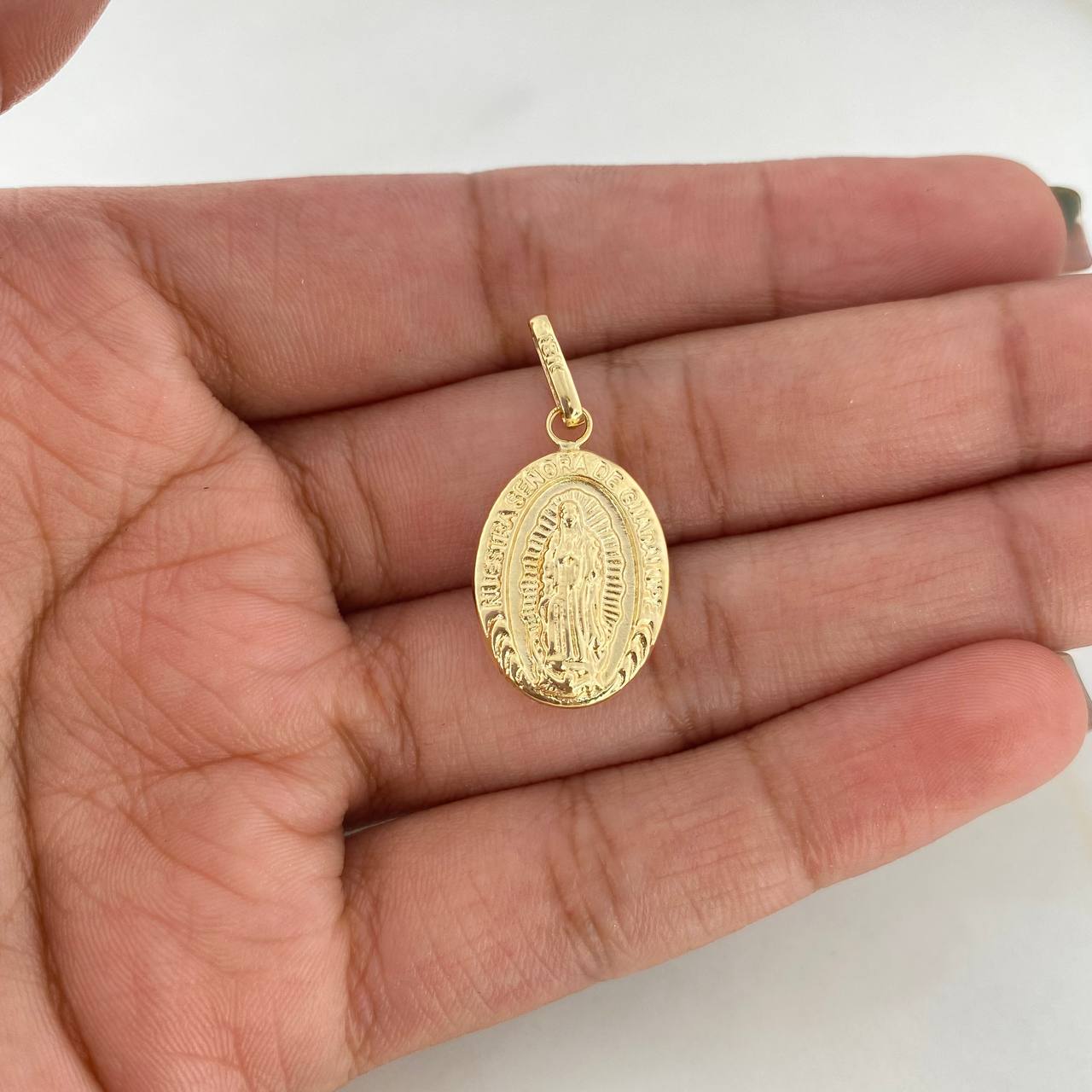 Pendant Virgin Guadalupe 1.4gr / 2.8cm / 18K Yellow Gold Stamped &