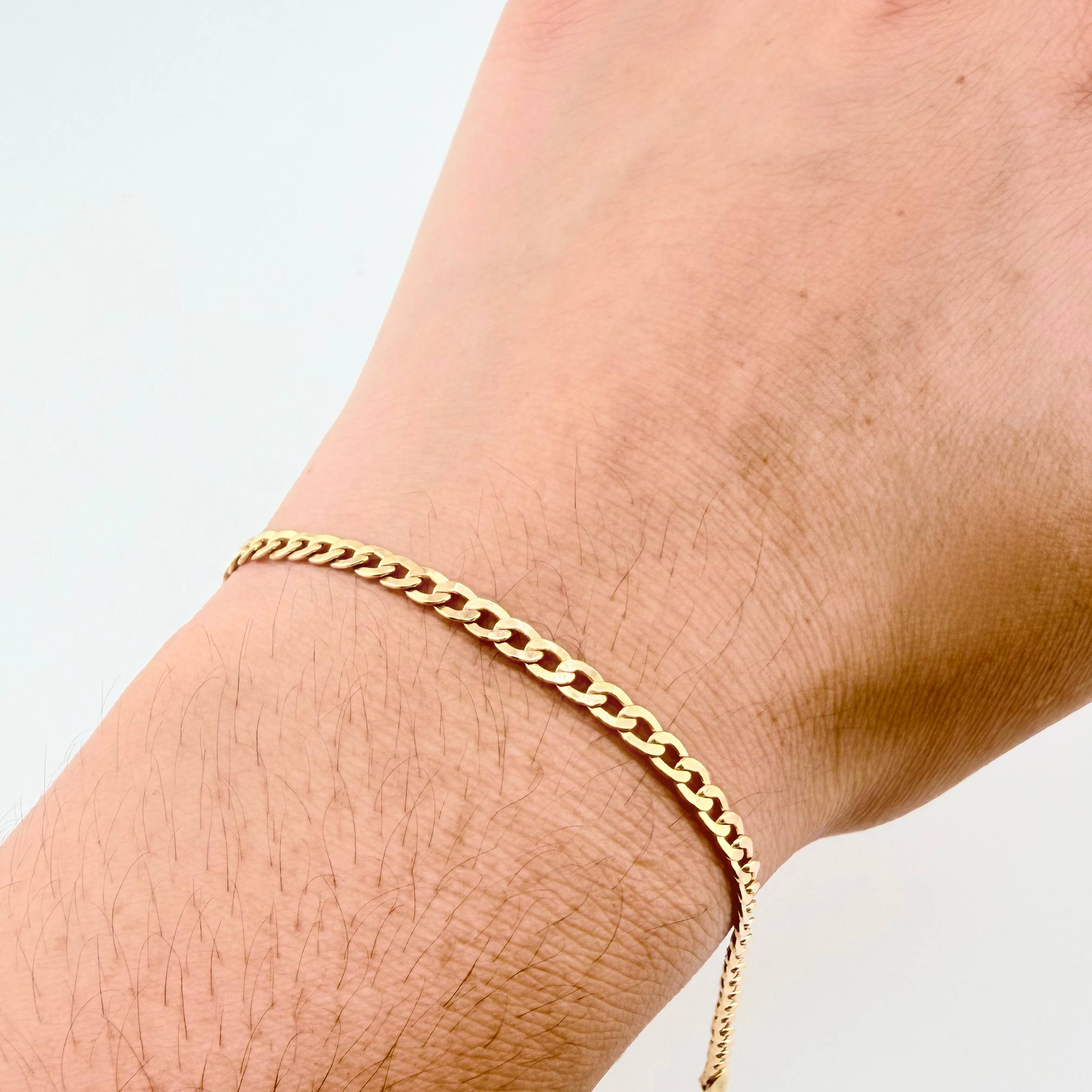 Pulso Cubano 1.95gr / 7 1/2 in / 2.8mm Oro Amarillo +1 18K ©