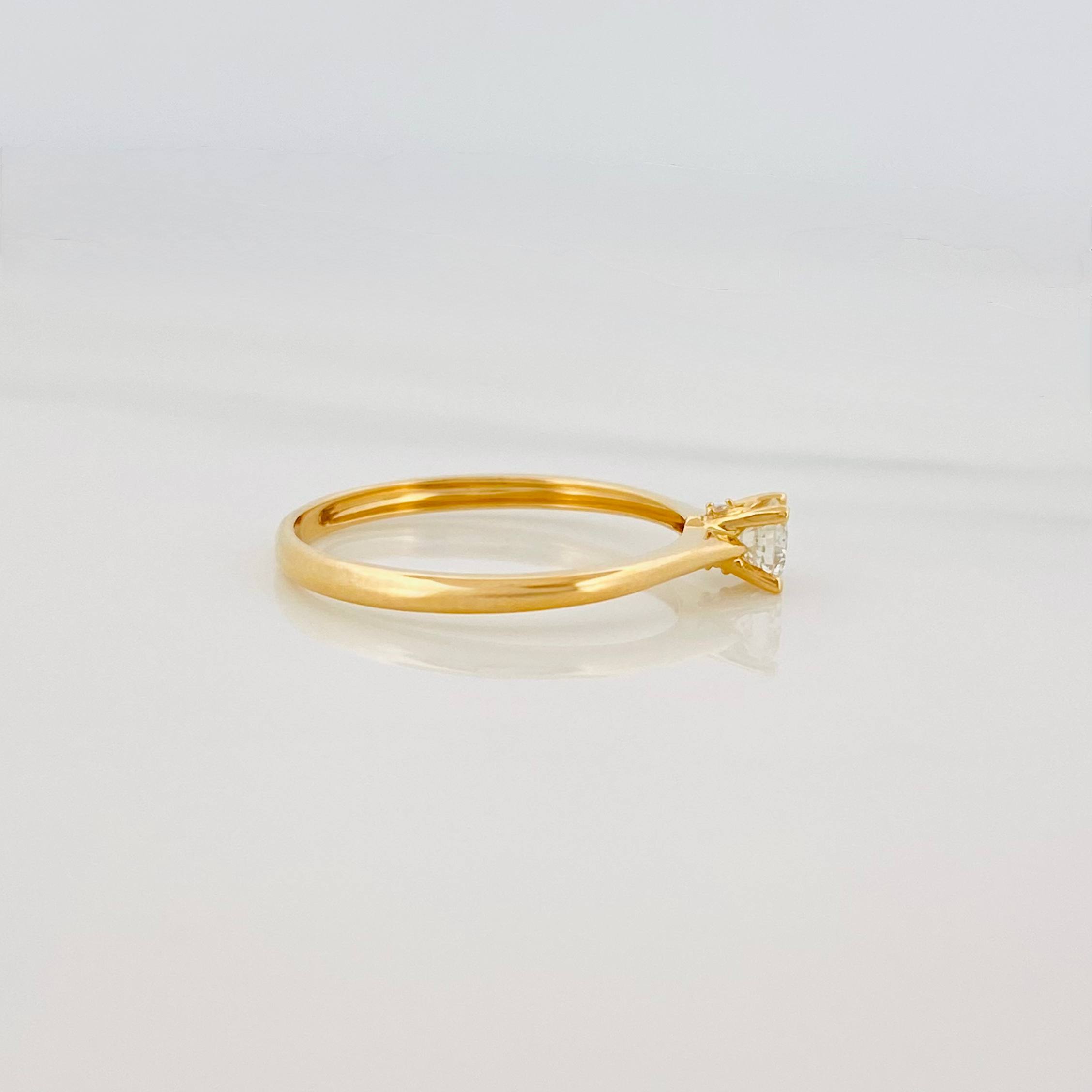 Anillo Solitario Diamantes 25 Pts 1.5 g / T7 1/2 Oro Amarillo 18K