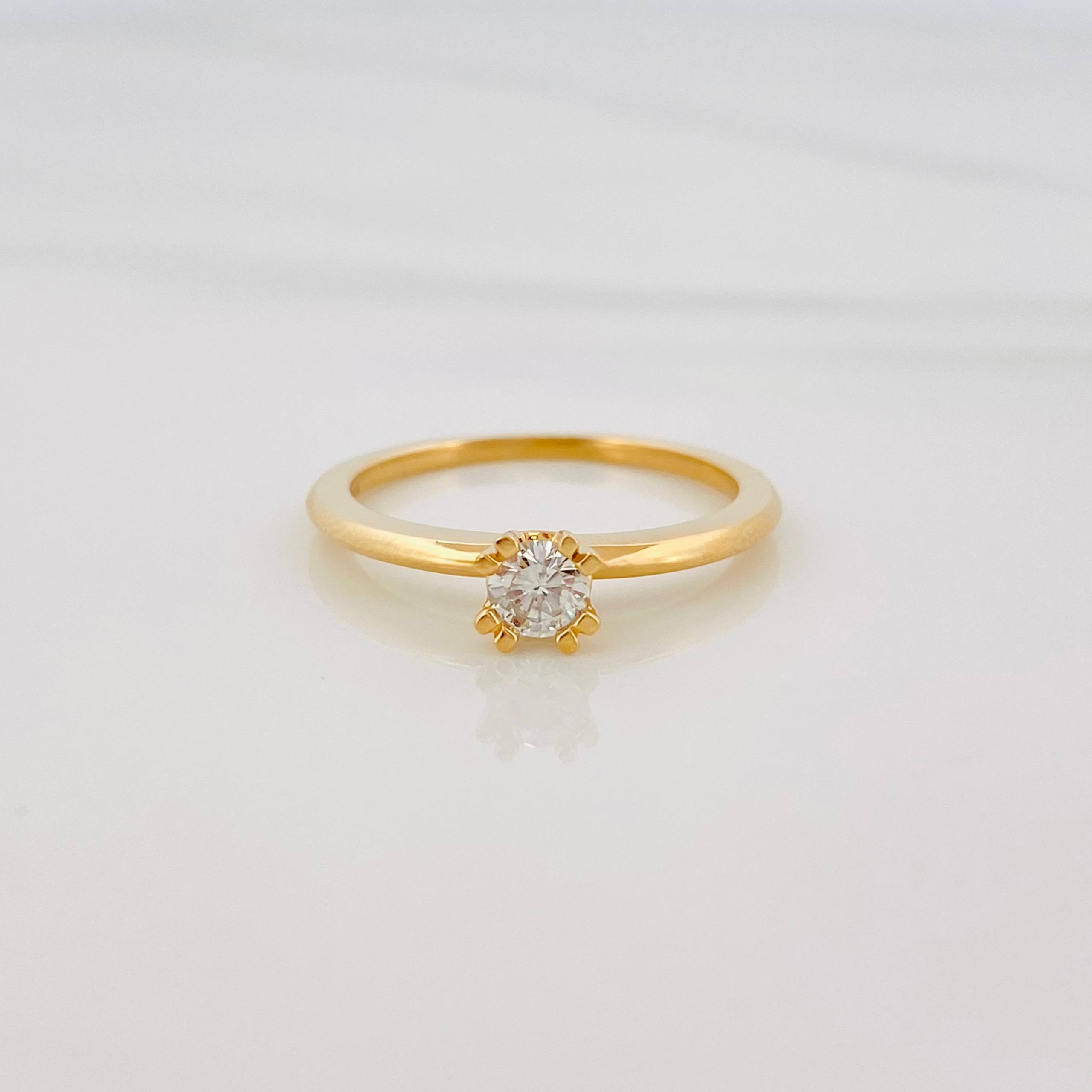 Anillo Solitario Diamante 24 Pts 2.8 g / T7 Oro Amarillo 18K