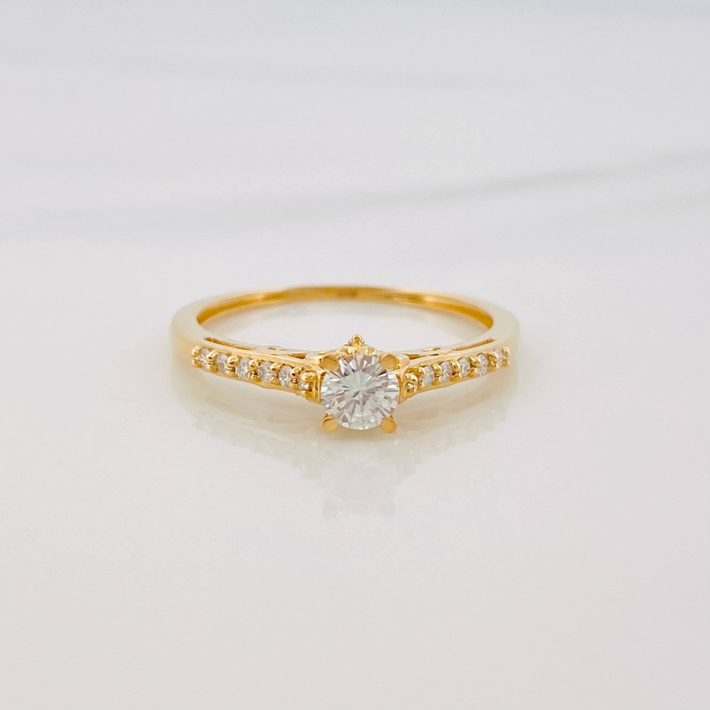 Anillo Solitario Diamantes 36 Pts 1.95 g / T7 1/4 Oro Amarillo 18K