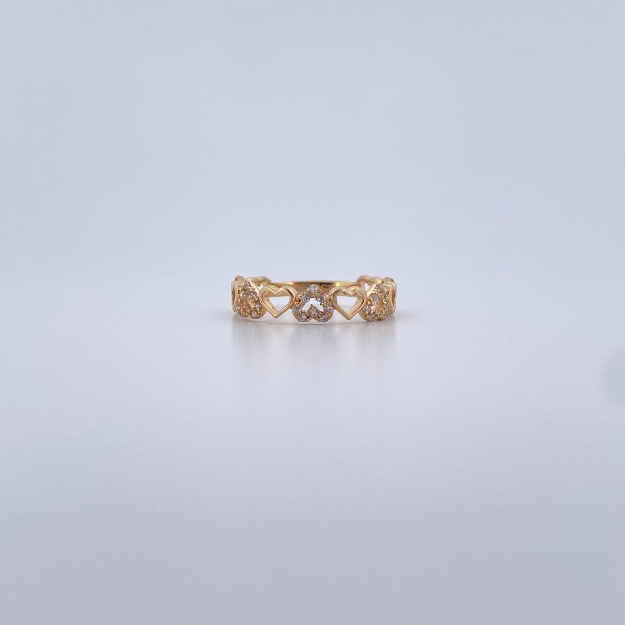 Hearts Ring 2.15gr / Size 6 1/4 / White Zircons 18K Yellow Gold &