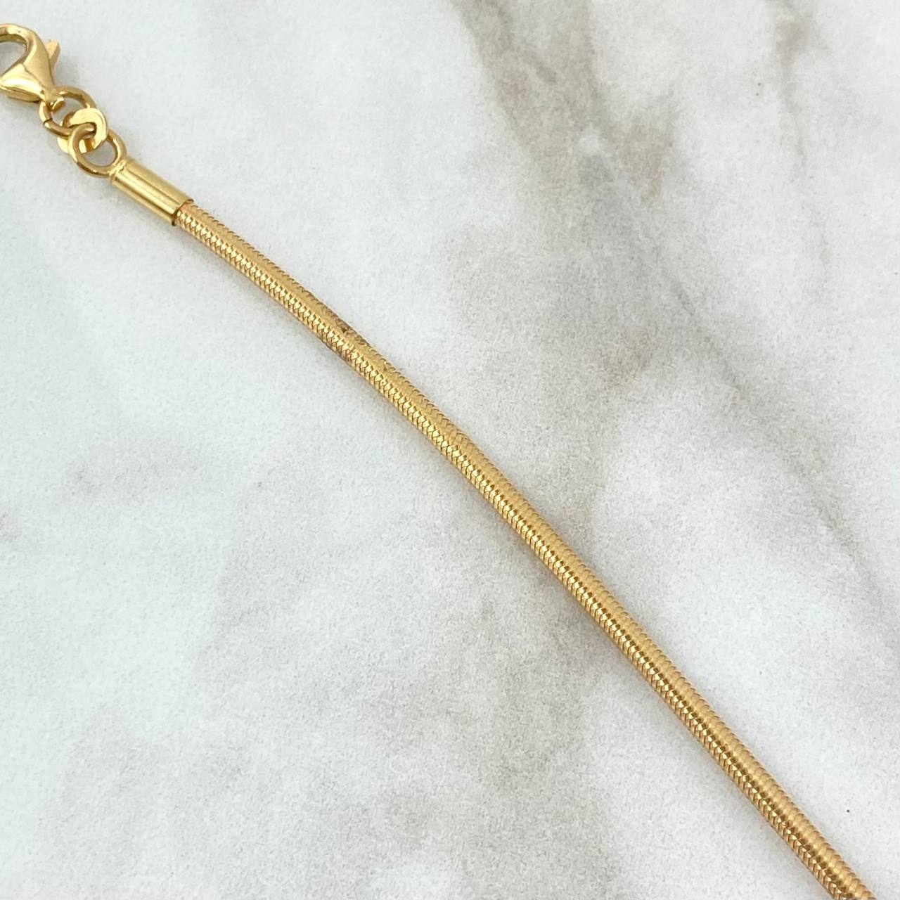 Cadena Reticulada Flexible 5.6gr / 45cm-50cm / 2.4mm Oro Amarillo +4 18K (Oferta)