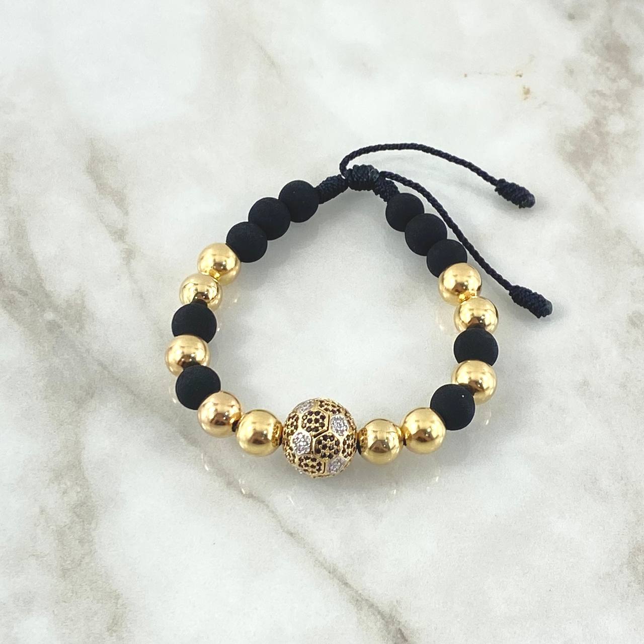 Pulsera Negra Balón de Fútbol 9.1gr / 8mm Bolas Lisas 10und Circones Blancos Negros Oro Amarillo 18K ©